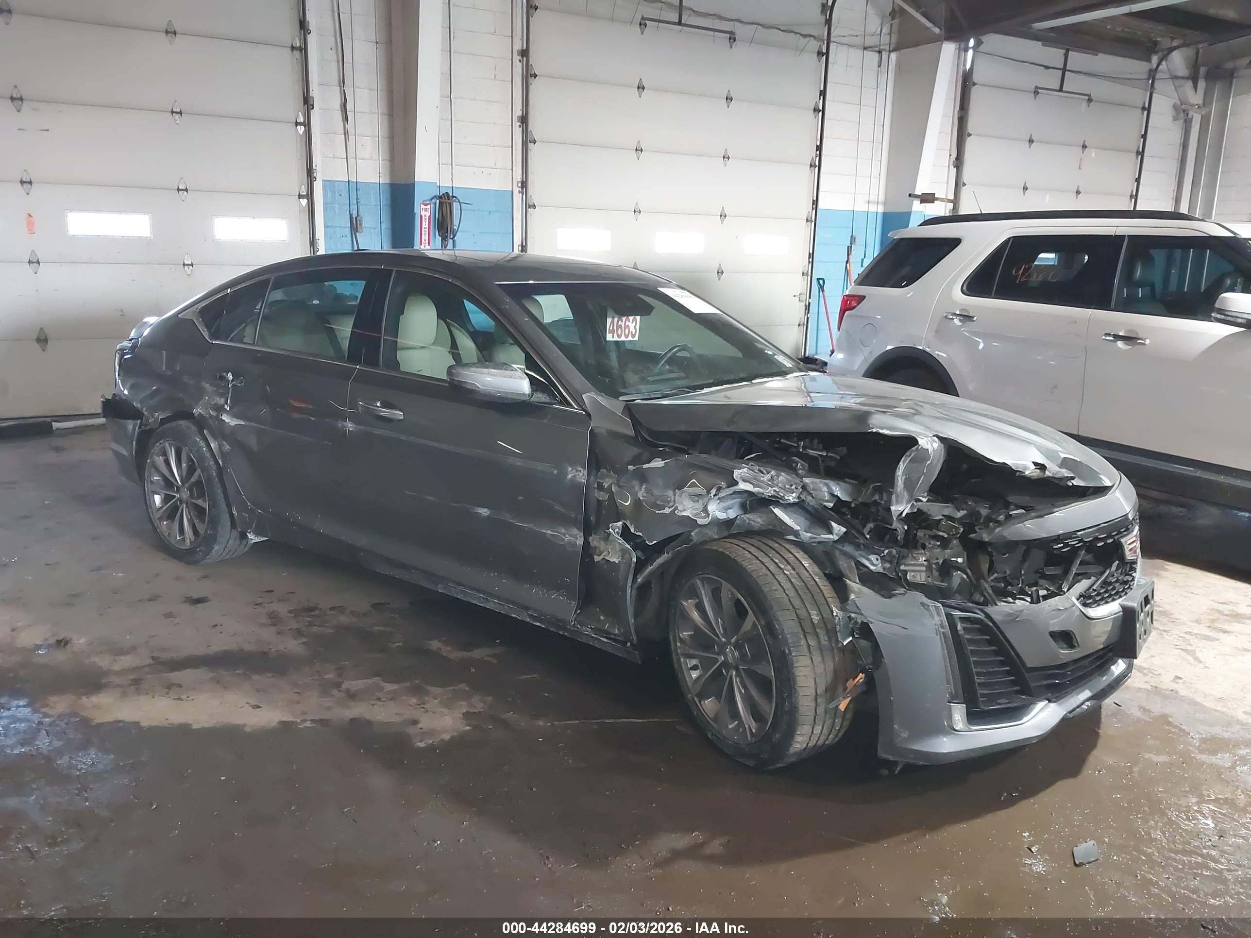 CADILLAC CT5 image 6