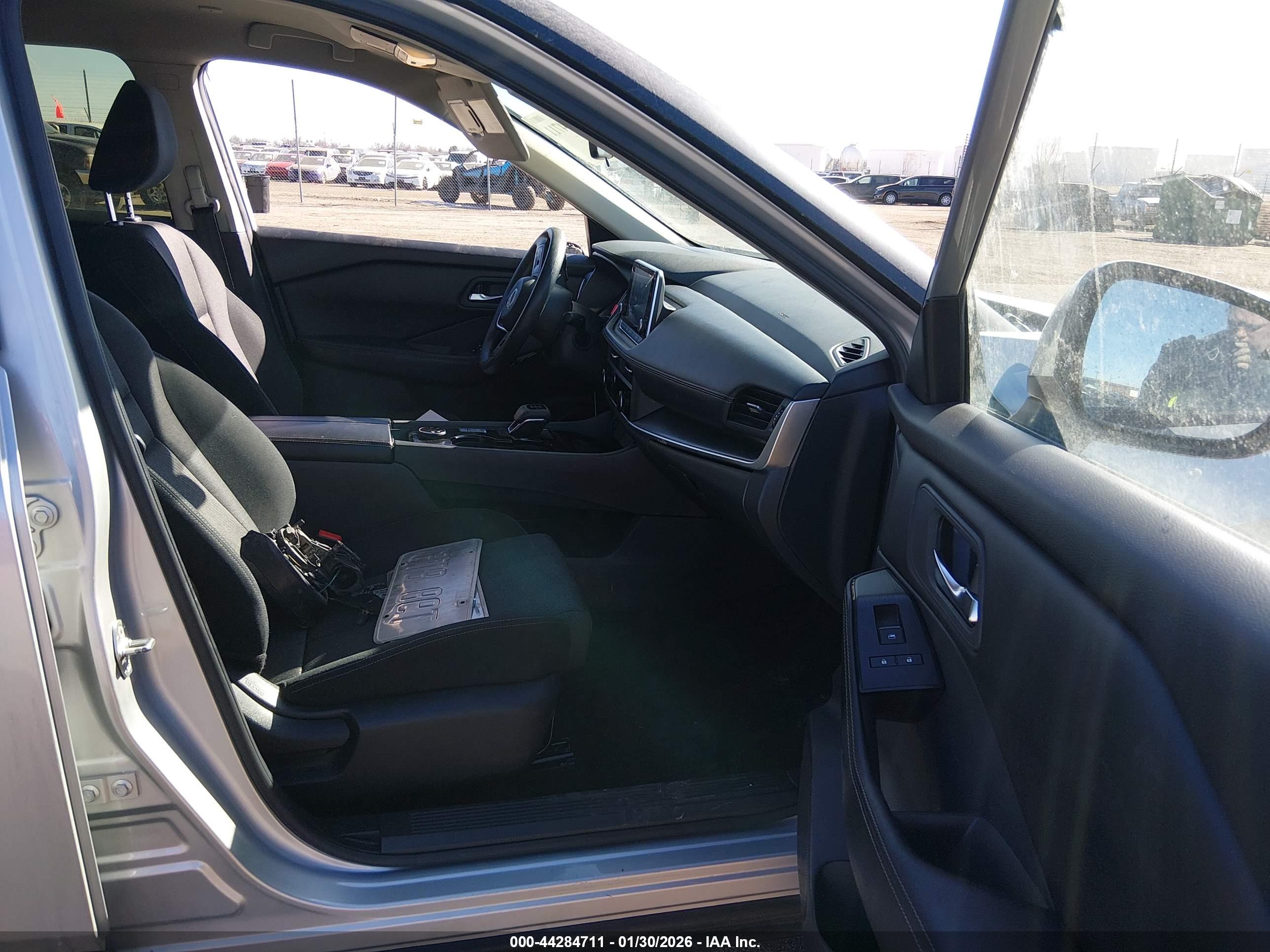 NISSAN ROGUE image 5