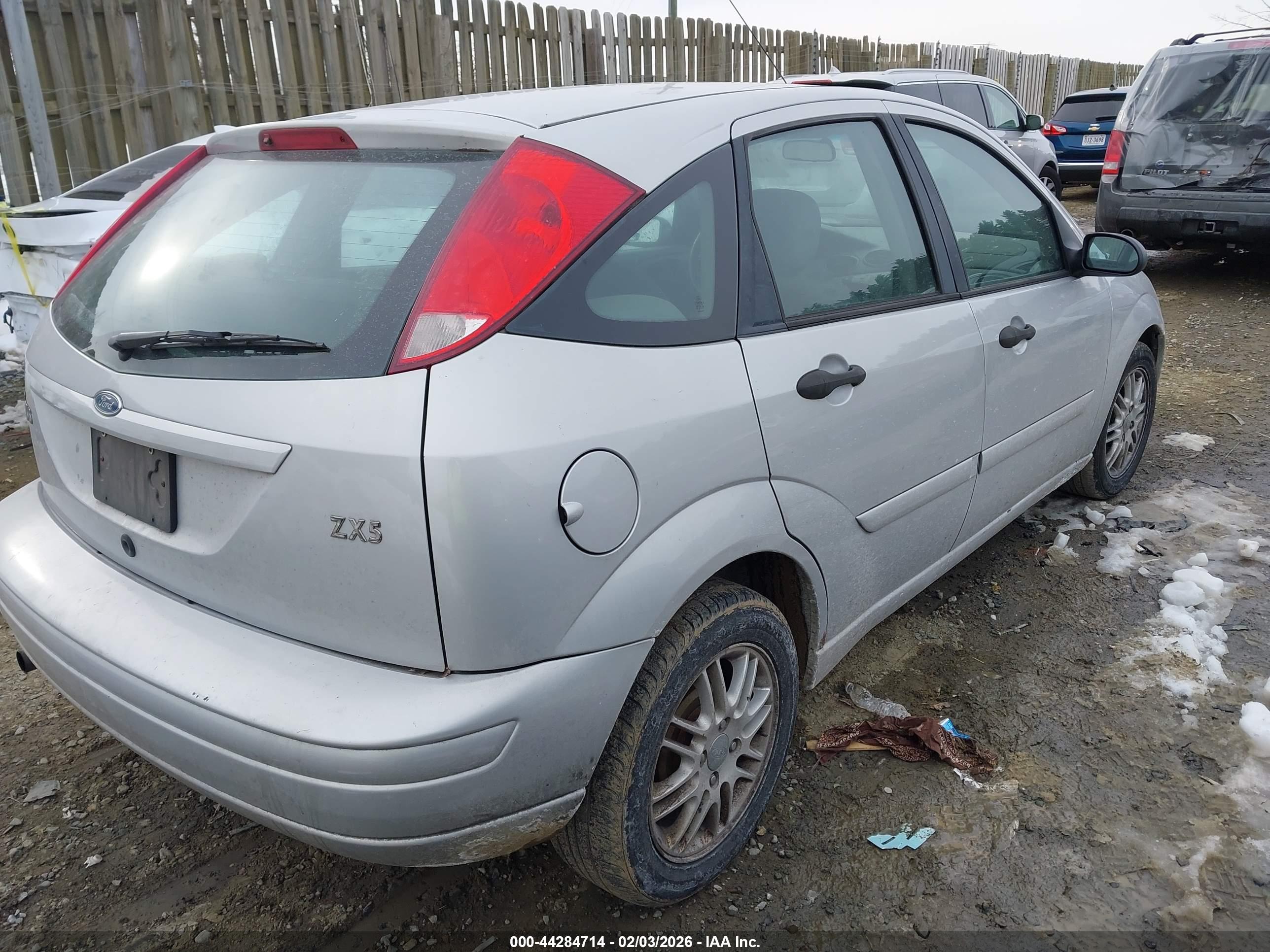 FORD FOCUS image 4