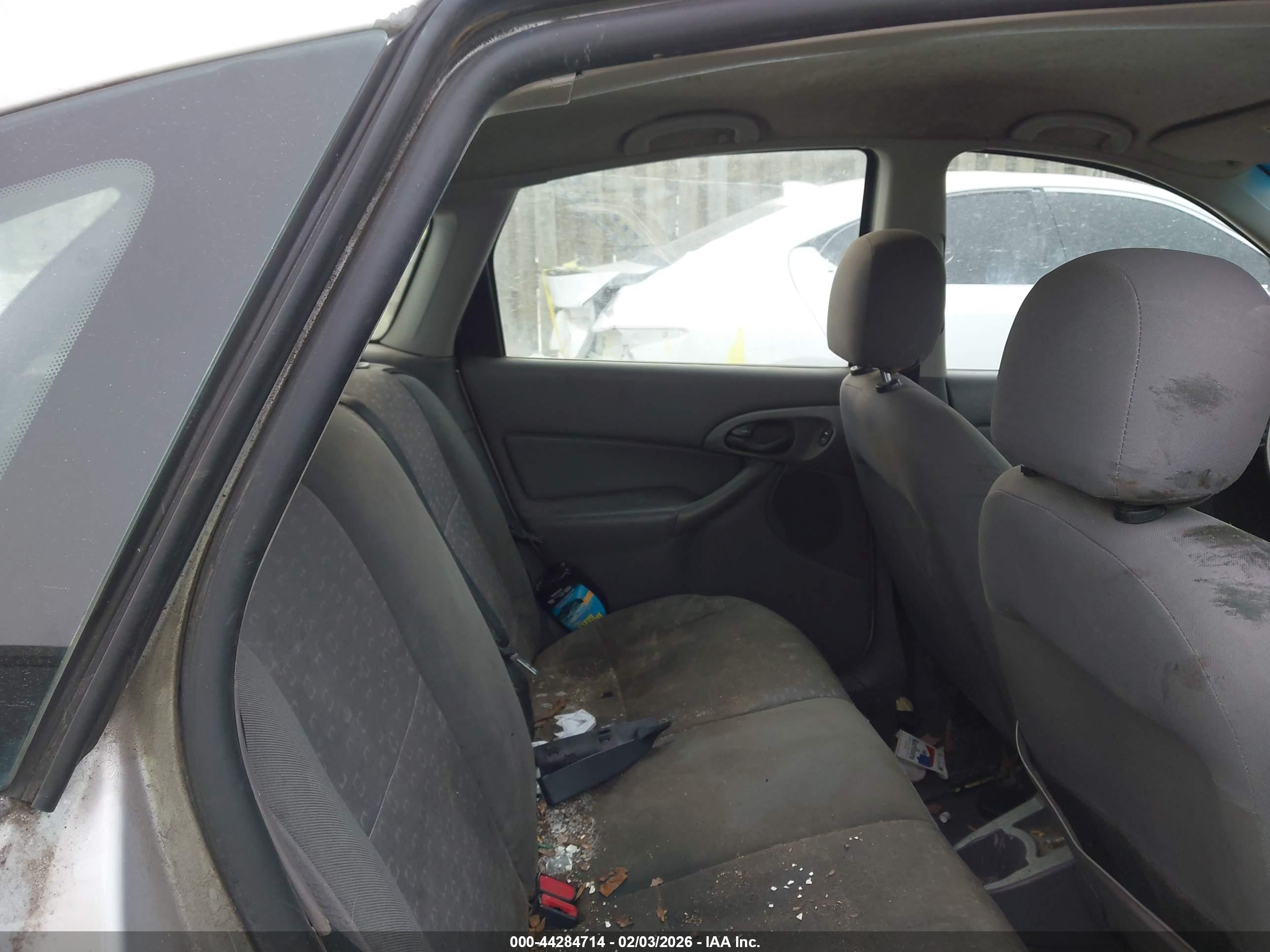 FORD FOCUS image 8