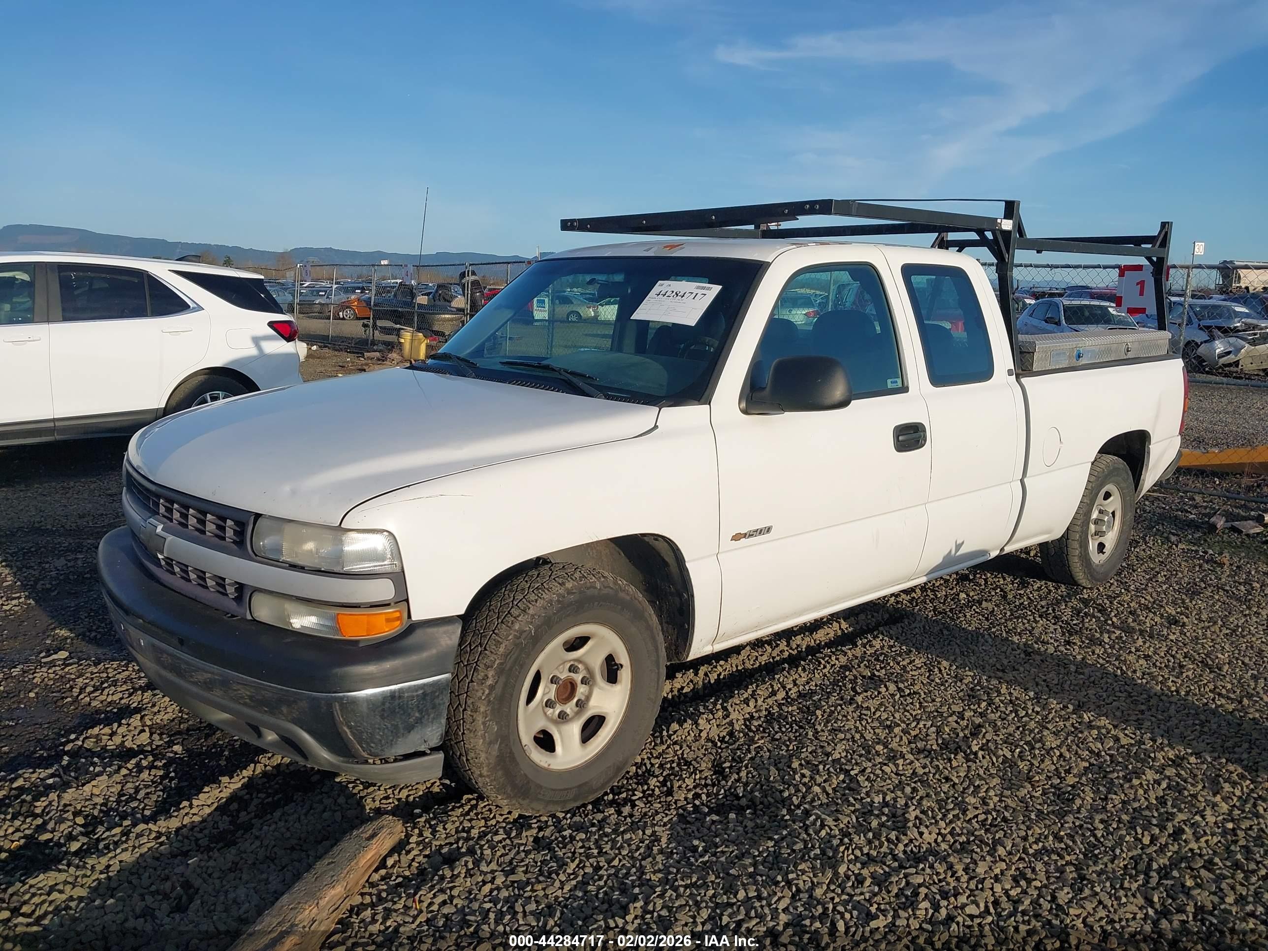 CHEVROLET SILVERADO image 2