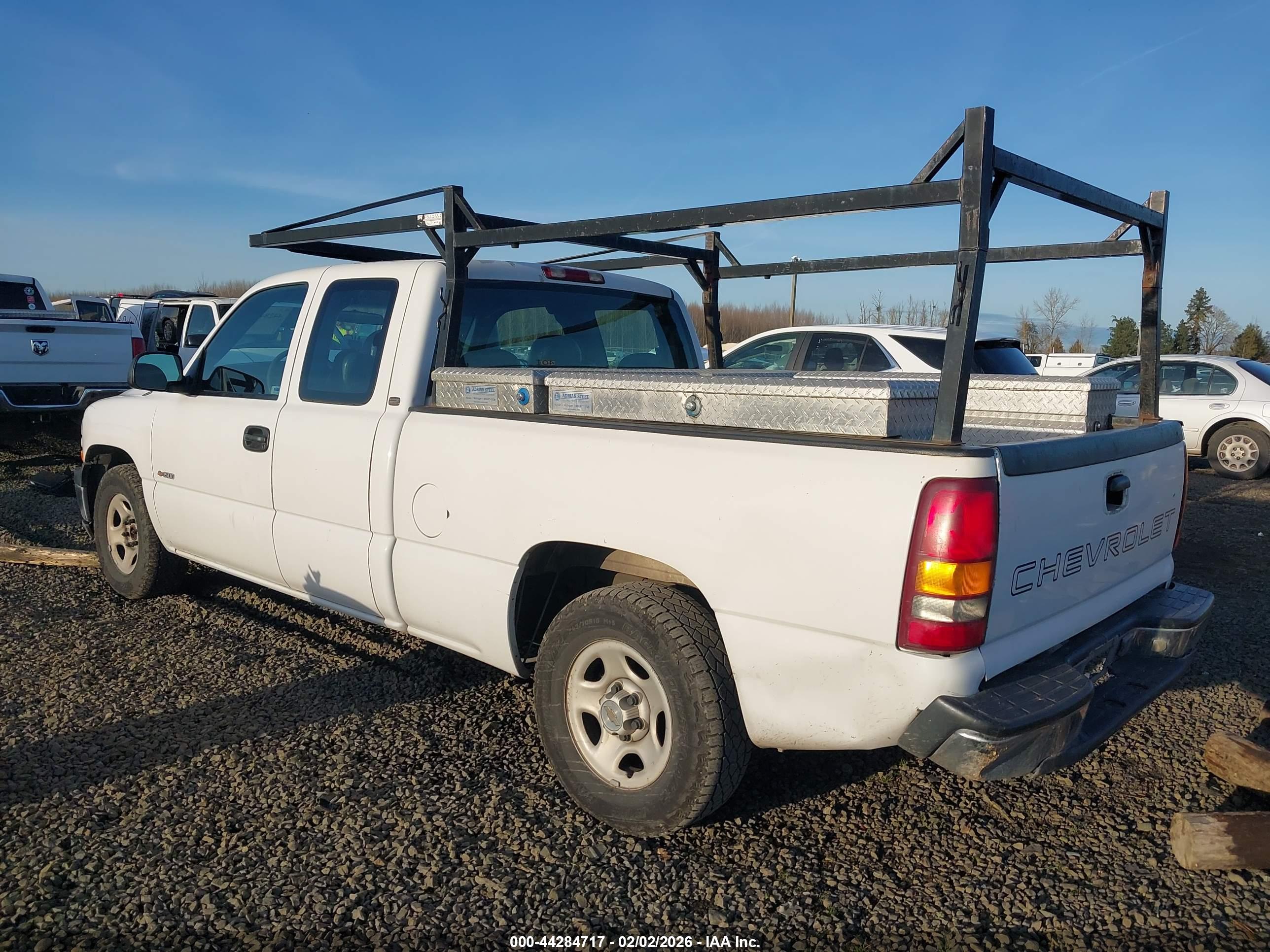 CHEVROLET SILVERADO image 3