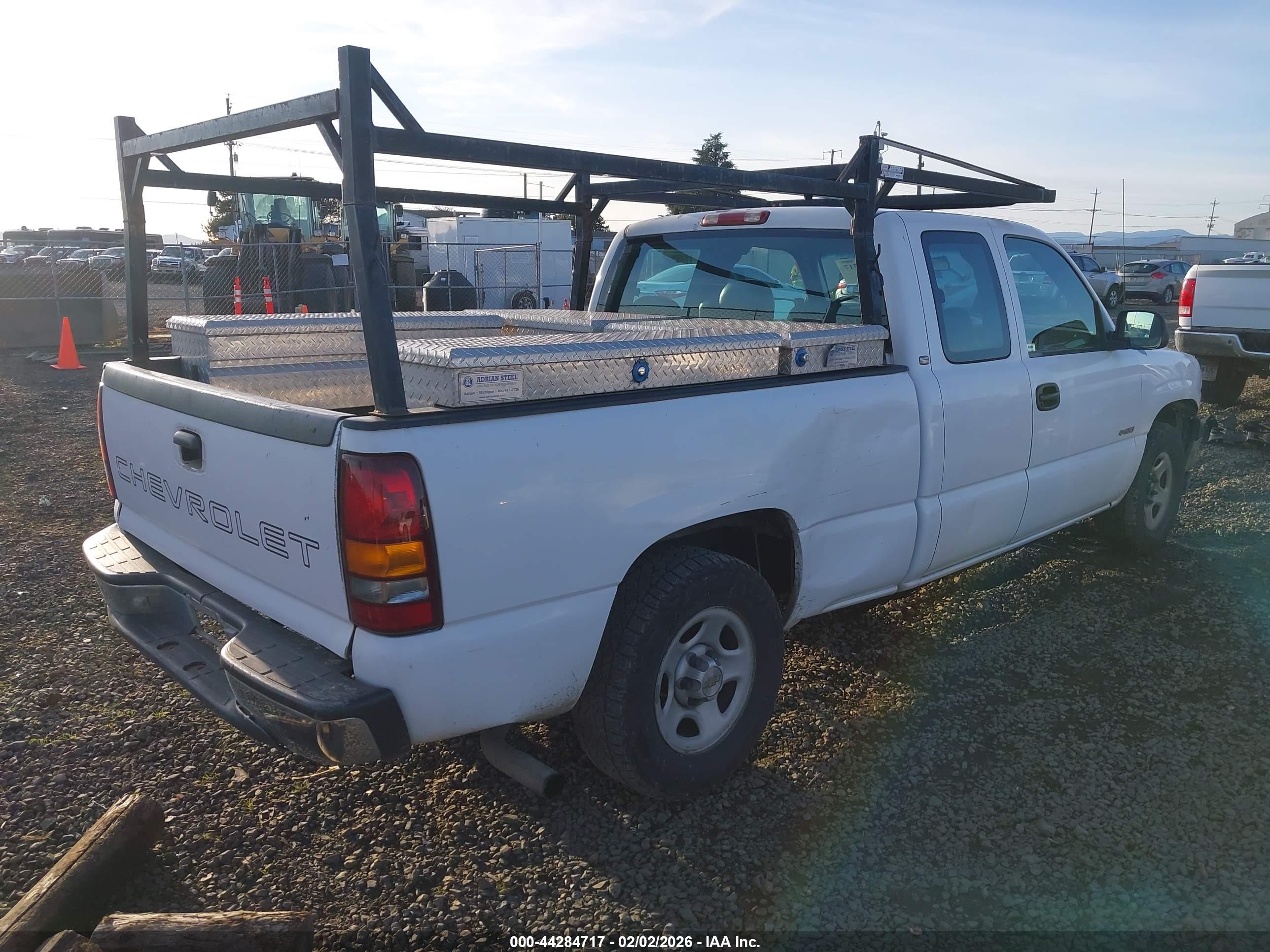 CHEVROLET SILVERADO image 4