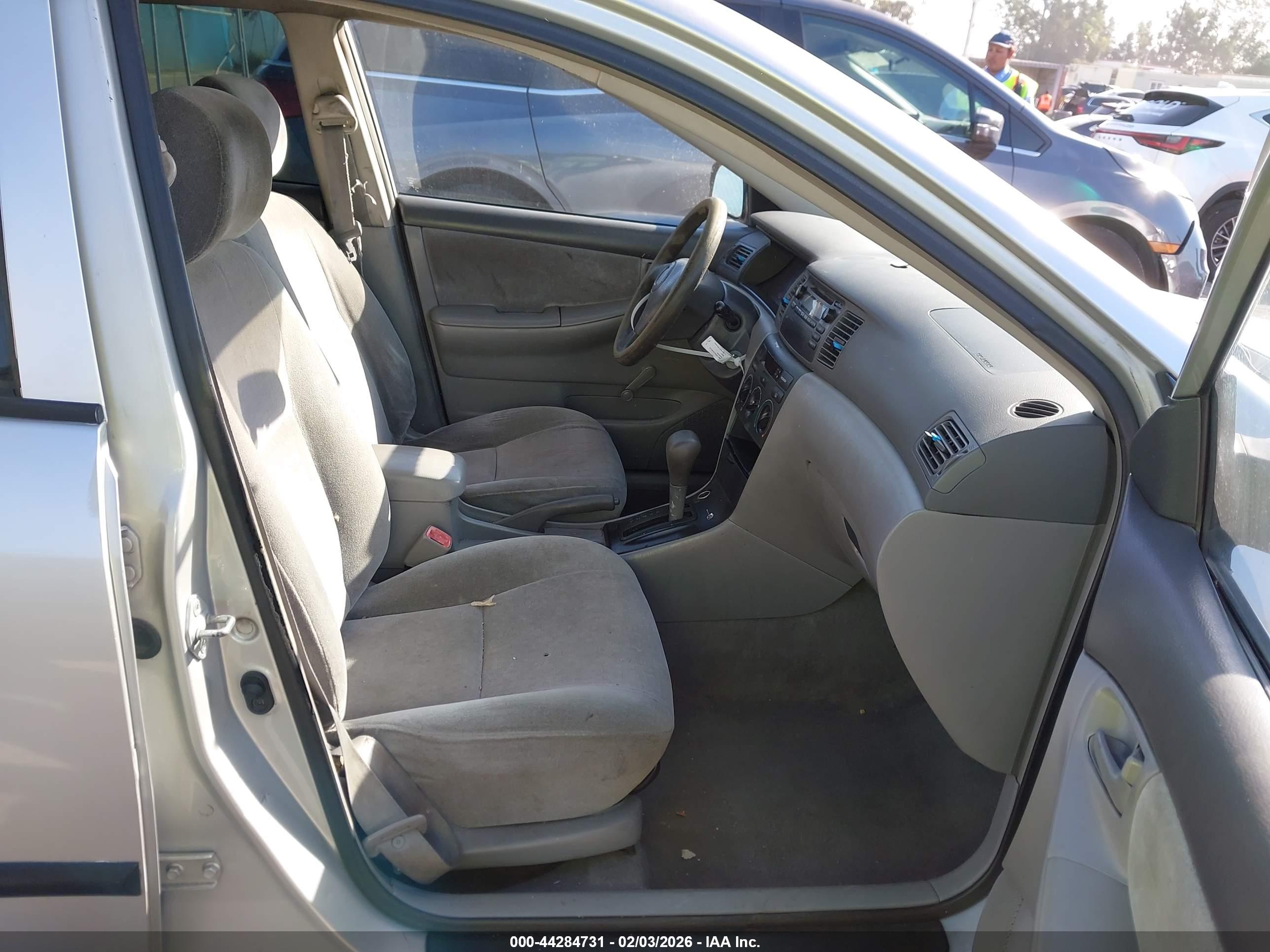 TOYOTA COROLLA image 5