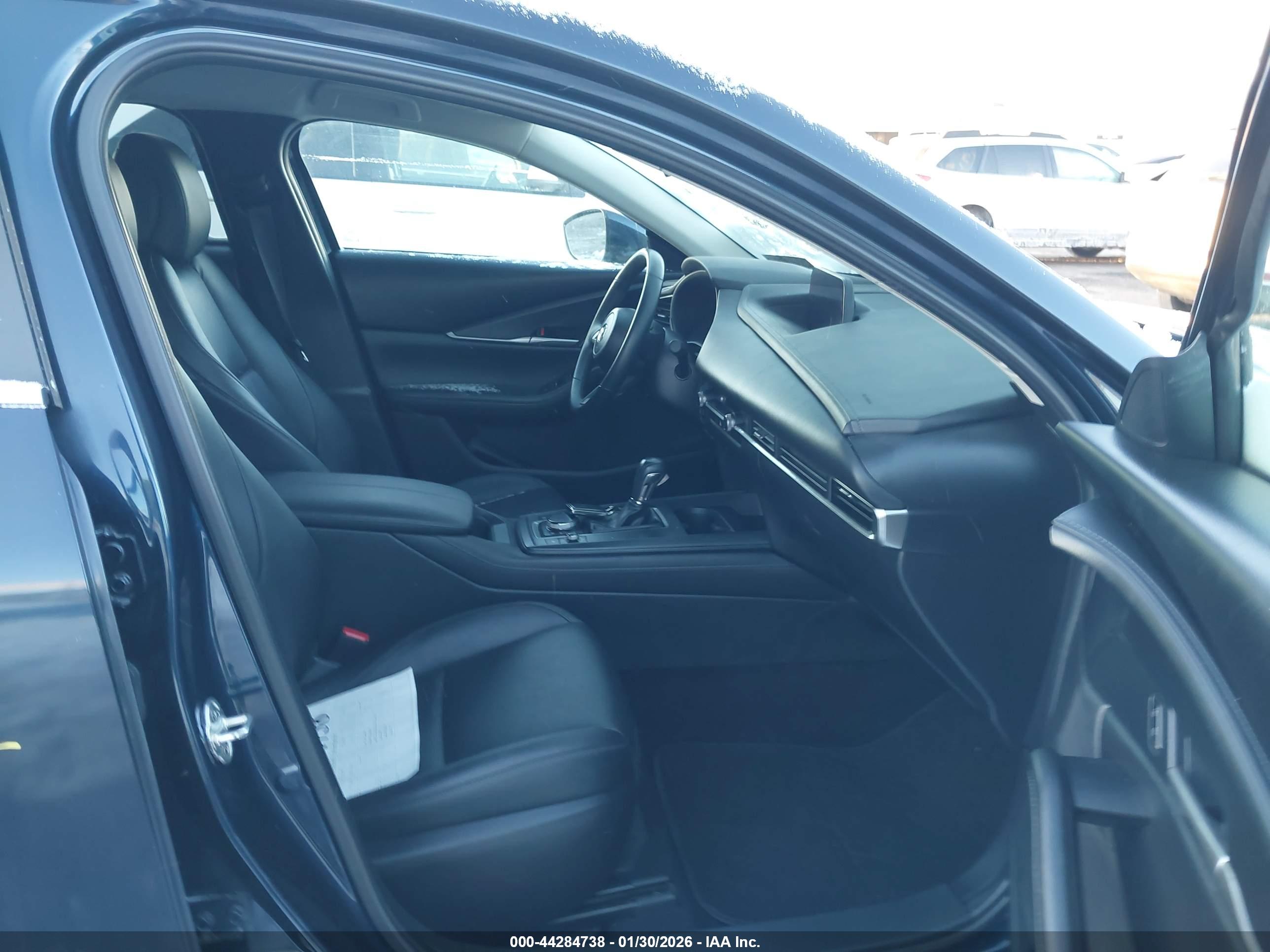 MAZDA CX-30 image 5