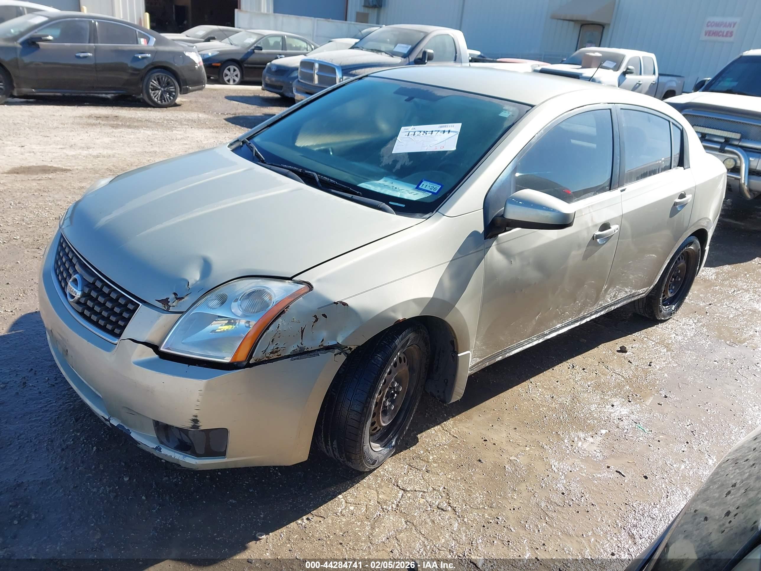 NISSAN SENTRA image 2