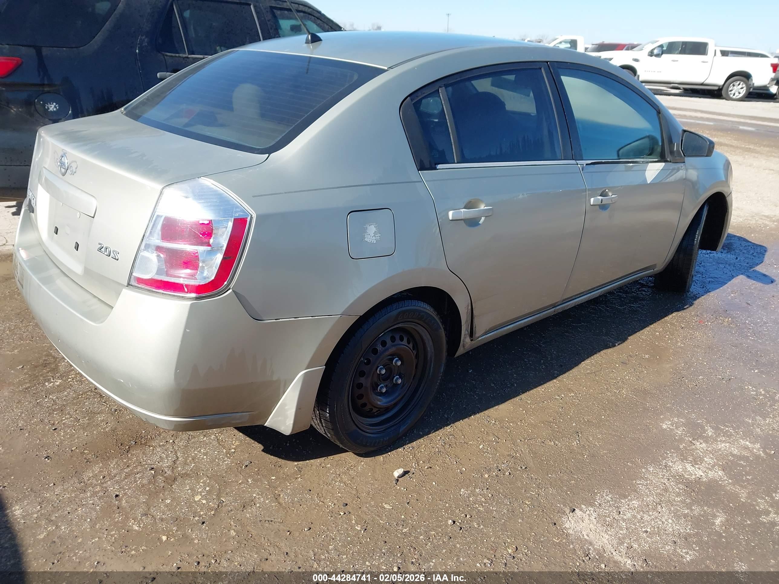NISSAN SENTRA image 4