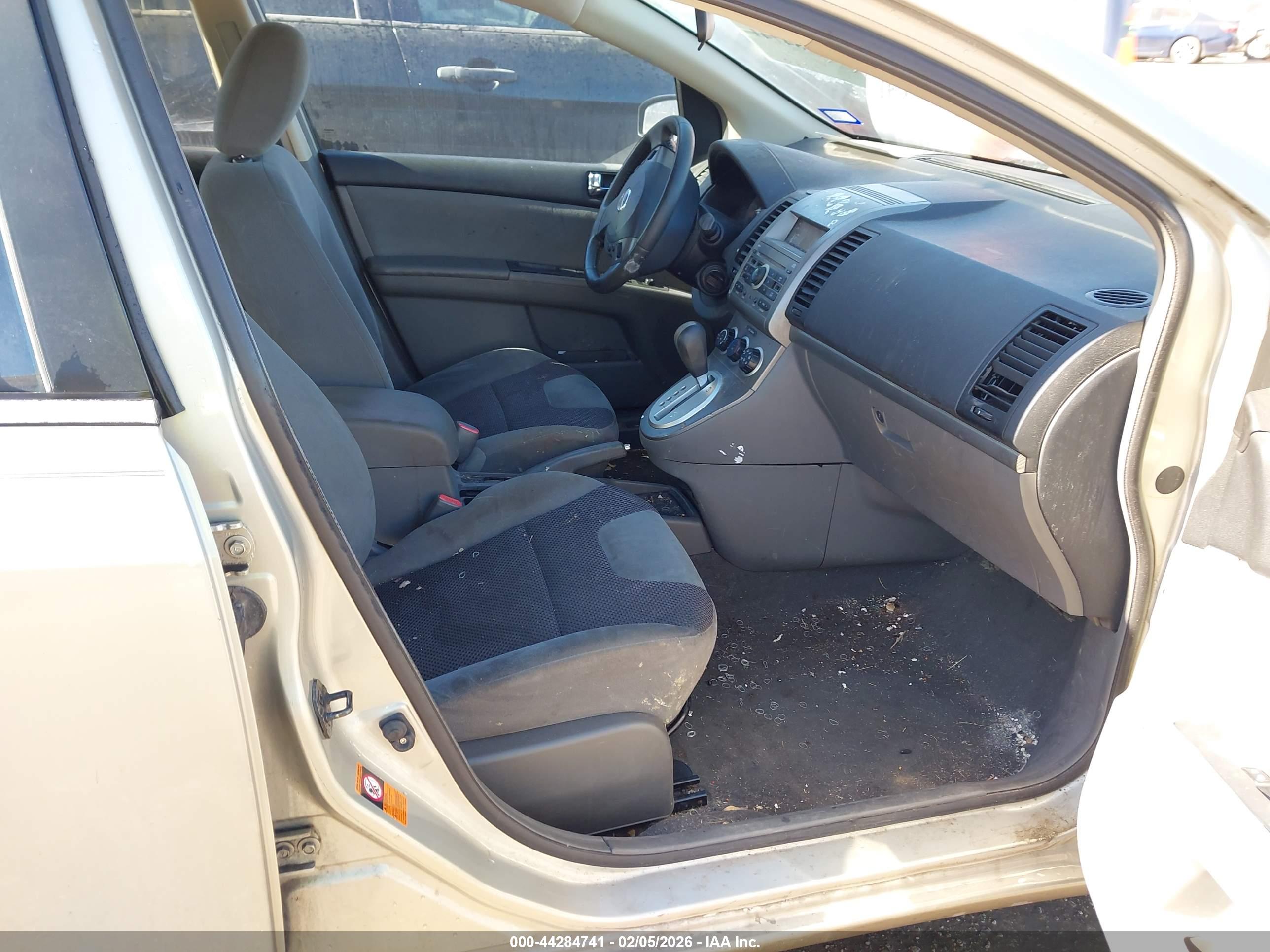 NISSAN SENTRA image 5