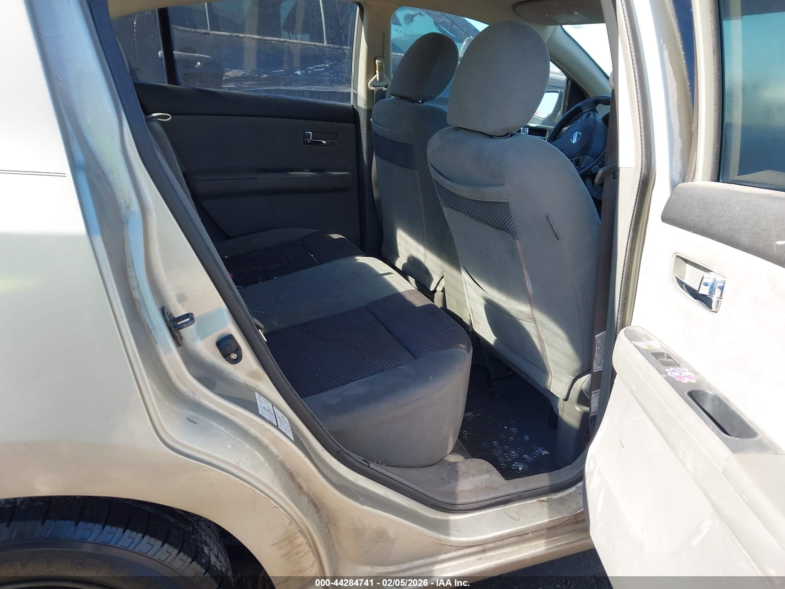 NISSAN SENTRA image 8