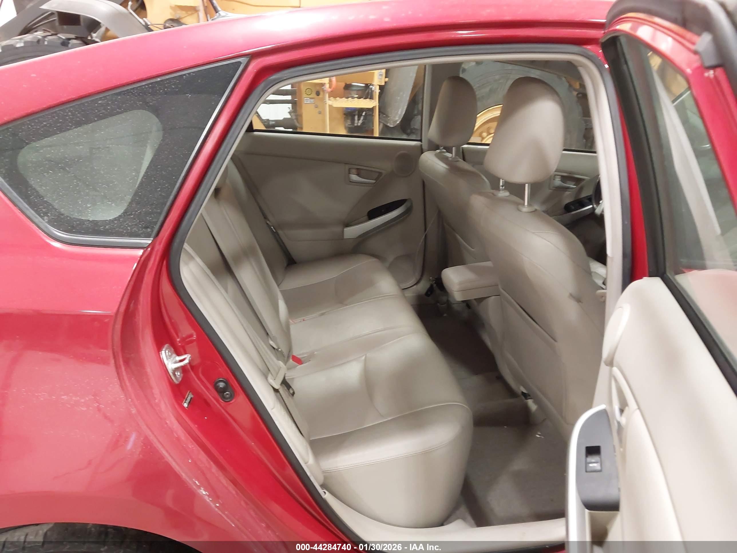 TOYOTA PRIUS image 8