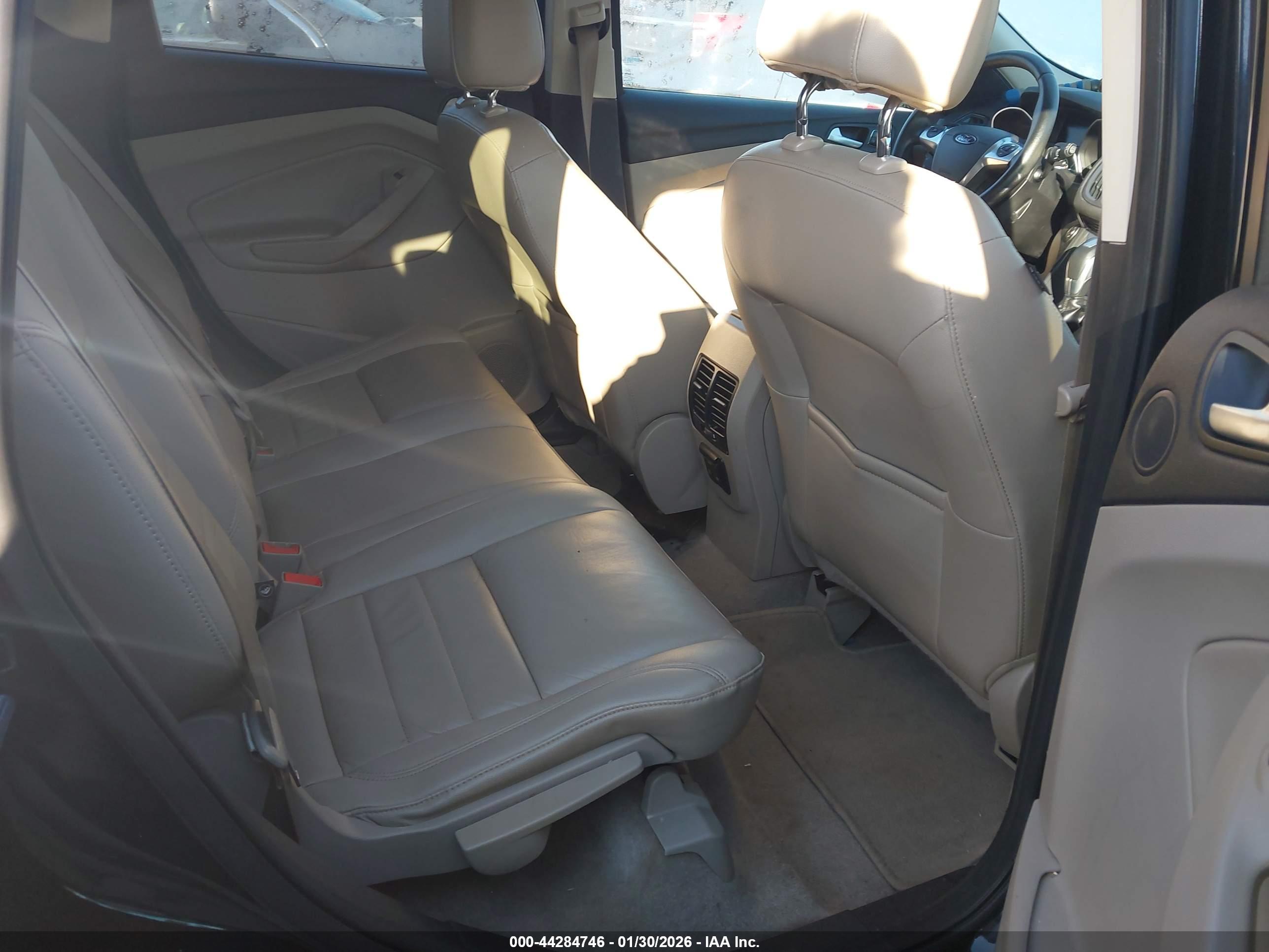 FORD ESCAPE image 8