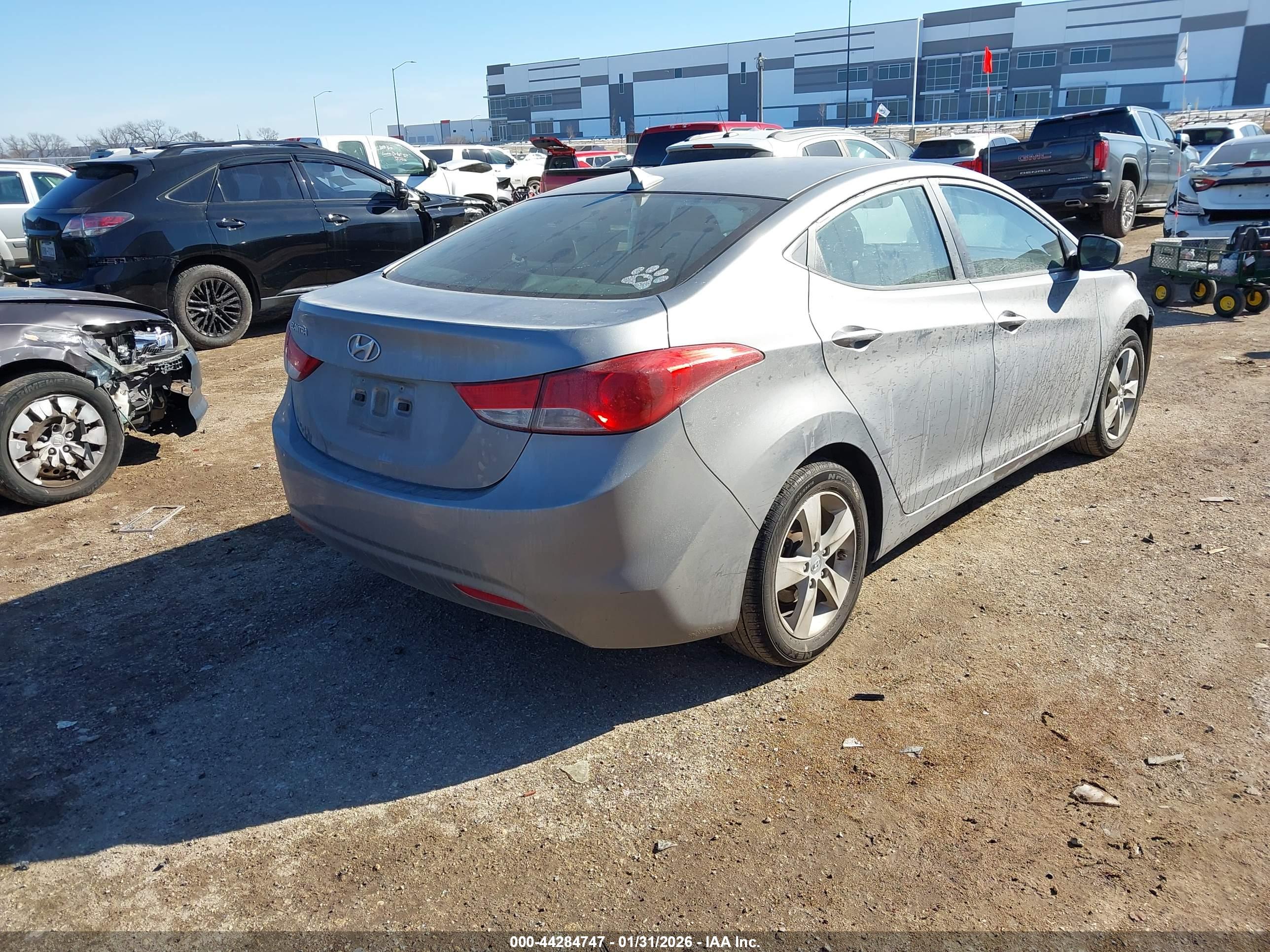 HYUNDAI ELANTRA image 4
