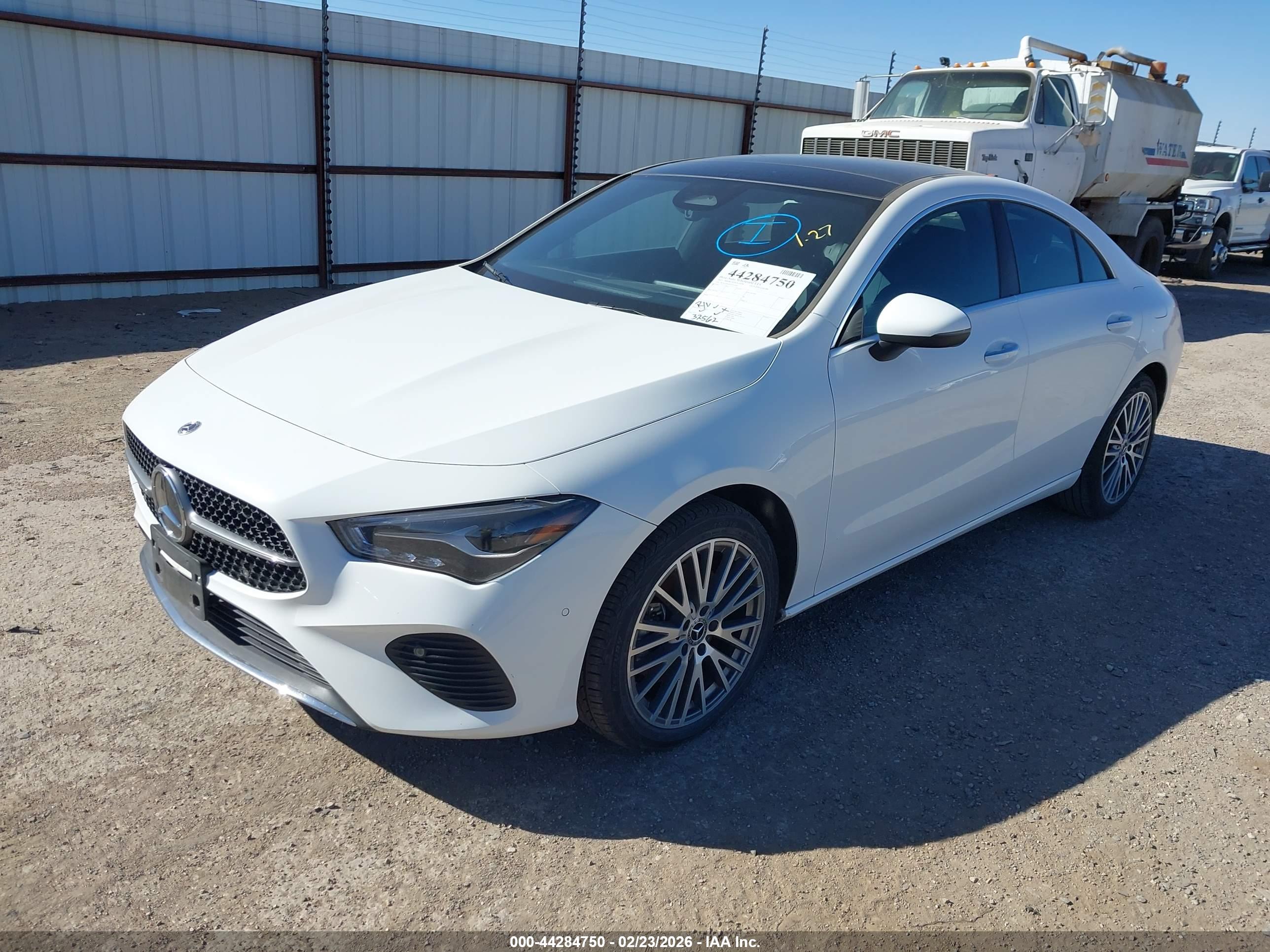 MERCEDES-BENZ CLA image 2