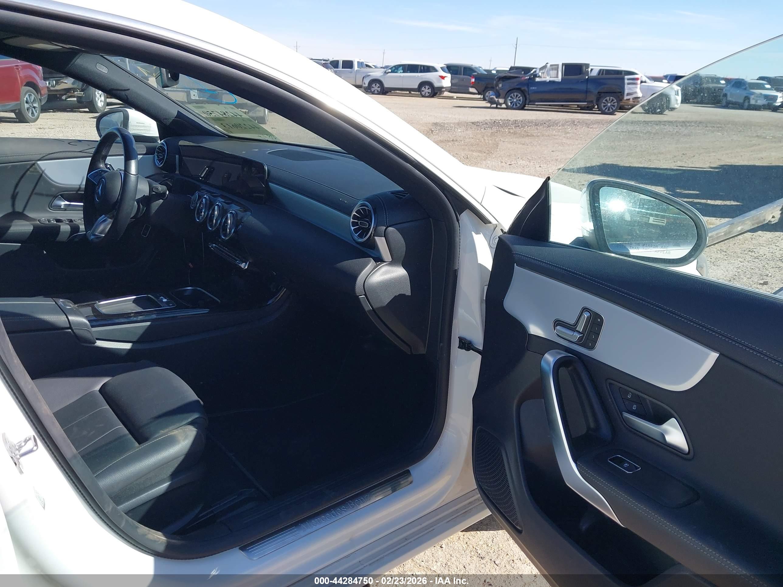 MERCEDES-BENZ CLA image 5