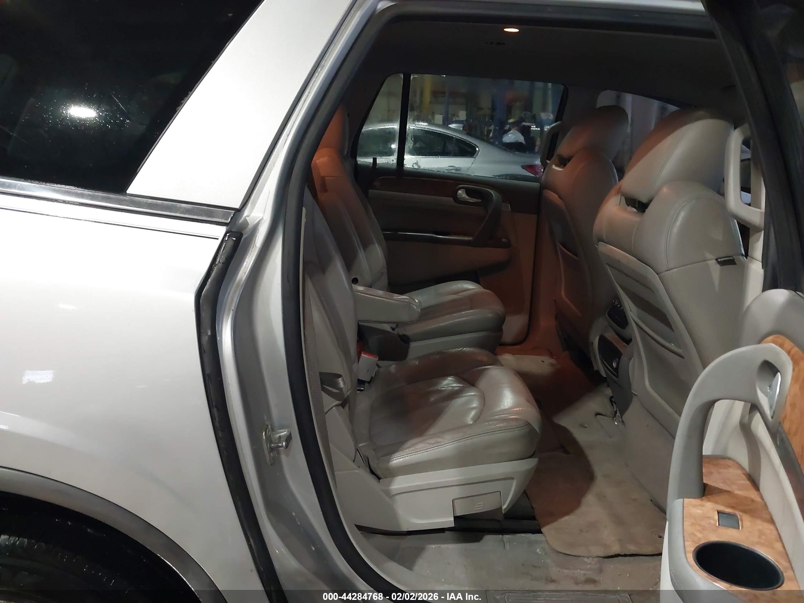 BUICK ENCLAVE image 8