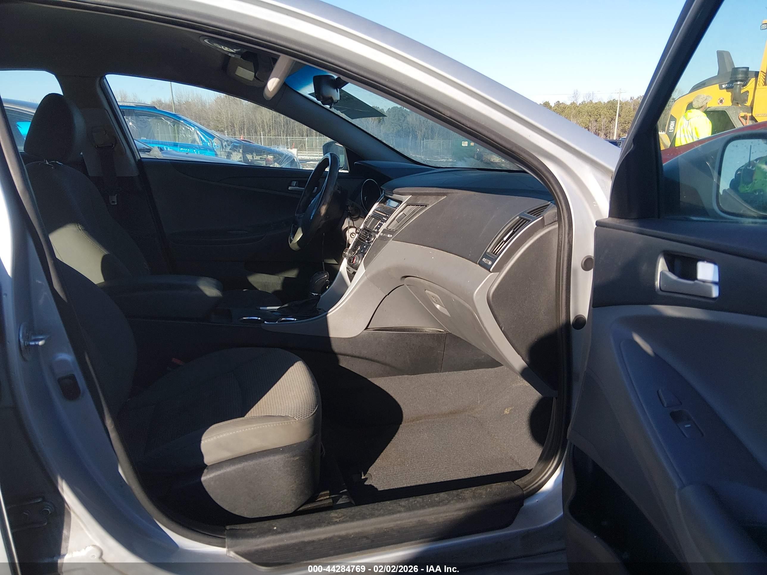 HYUNDAI SONATA image 5