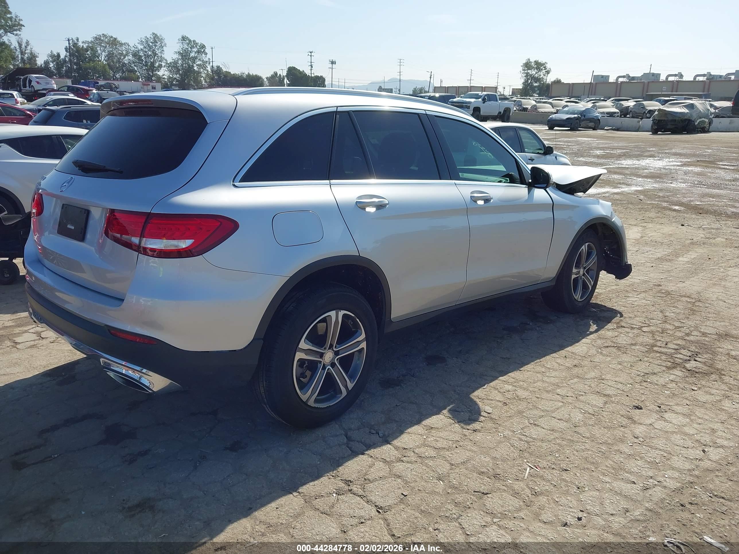 MERCEDES-BENZ GLC image 4