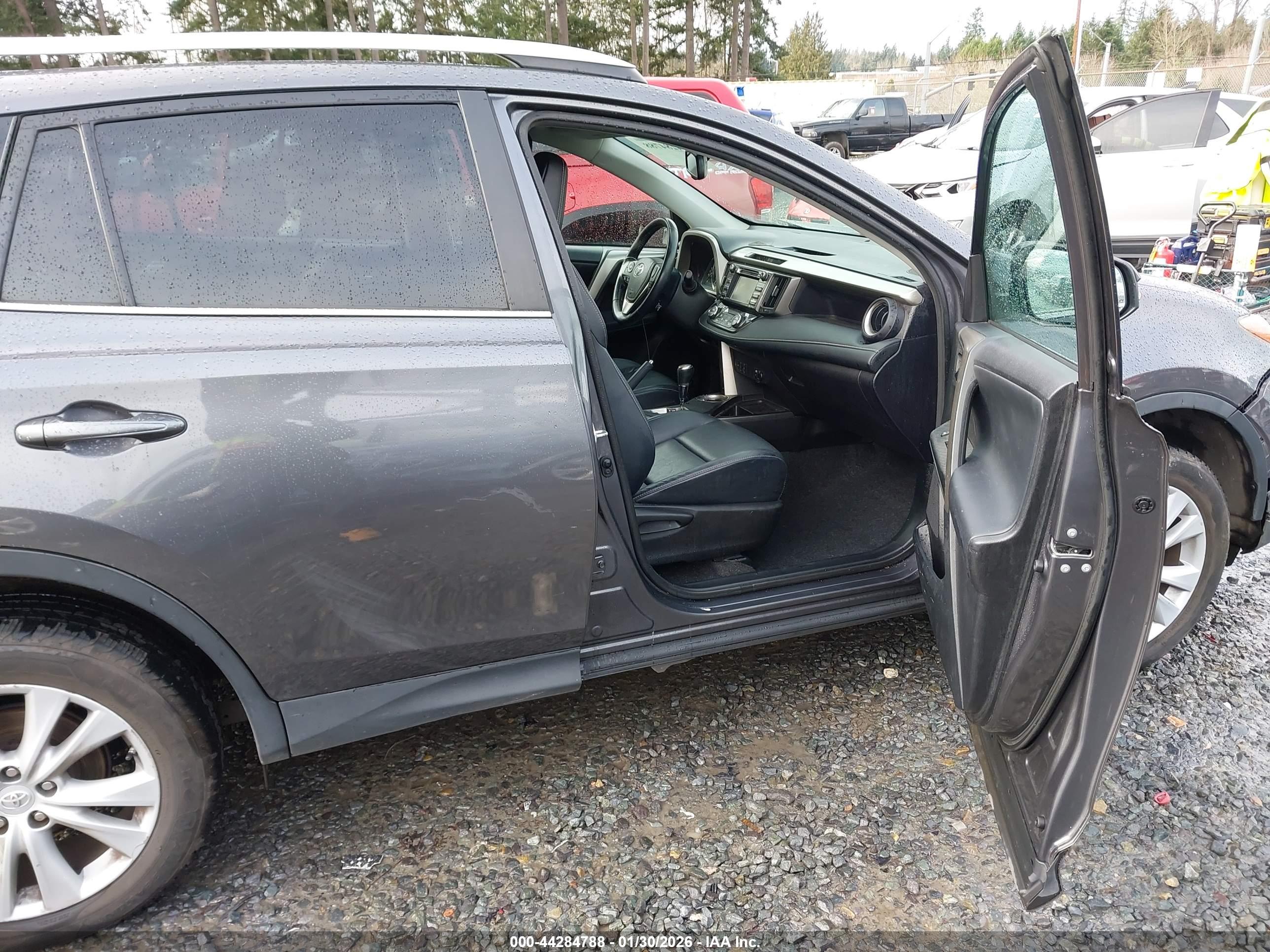TOYOTA RAV4 image 5