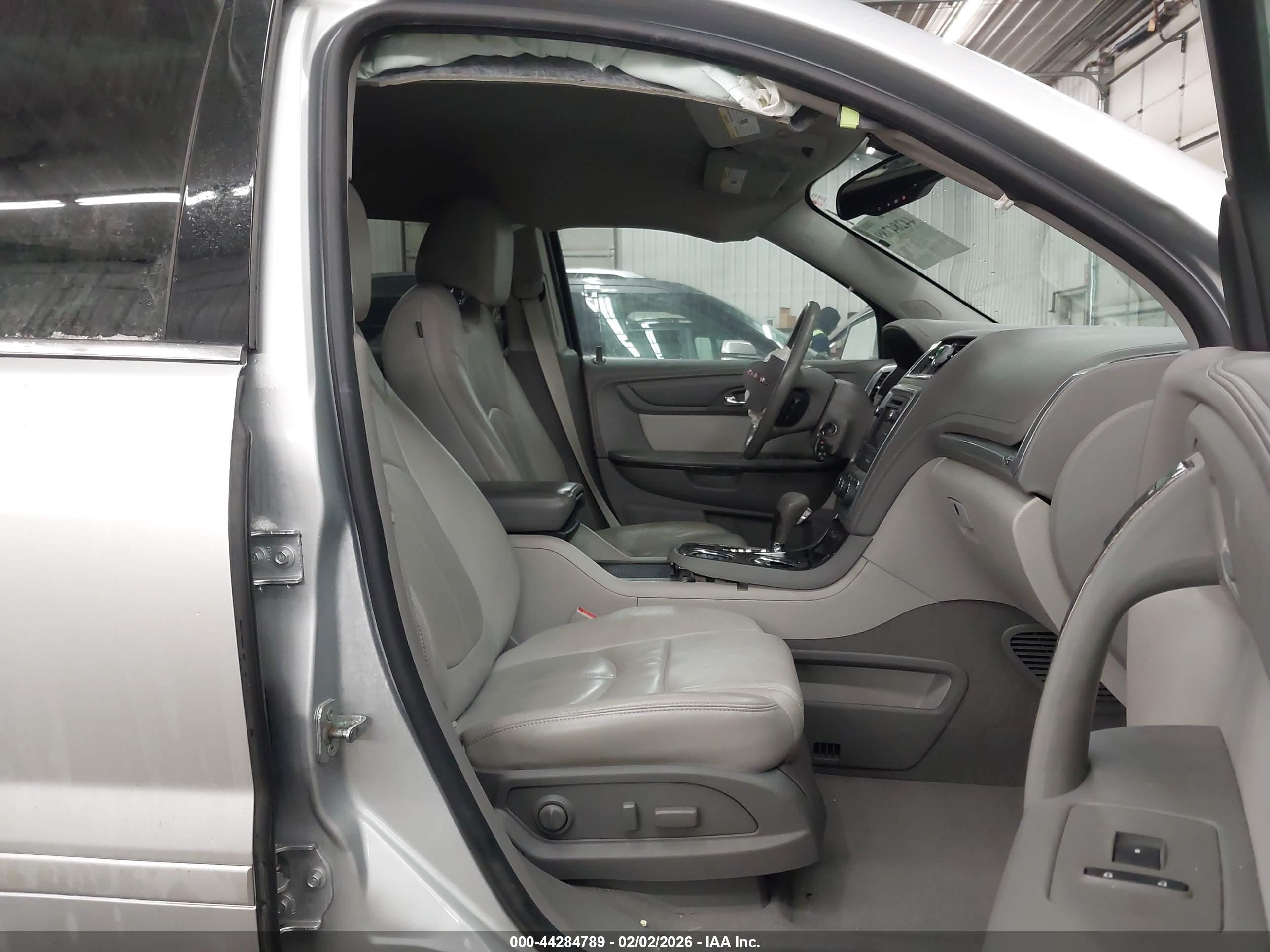 GMC ACADIA image 5