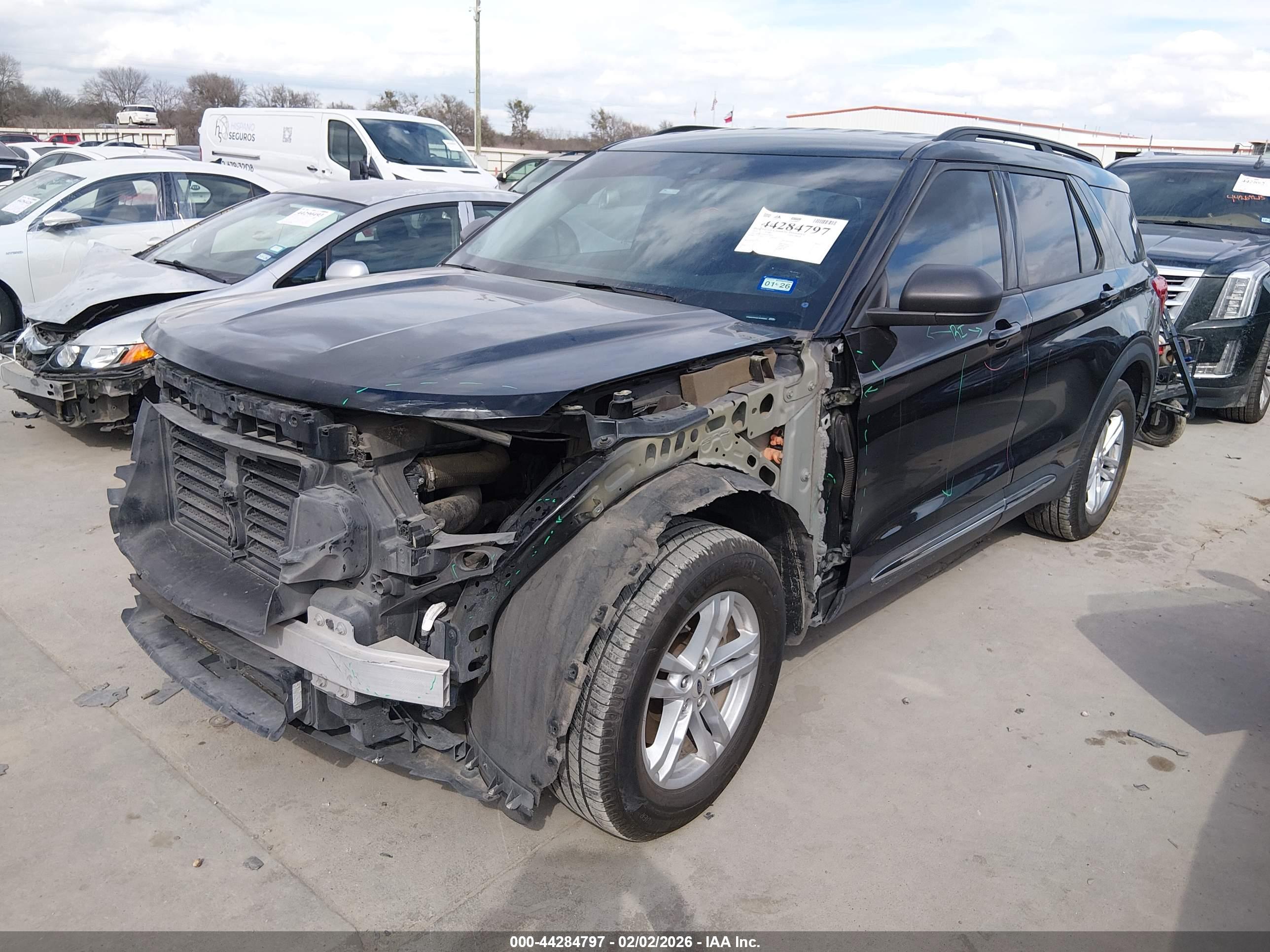 FORD EXPLORER image 2