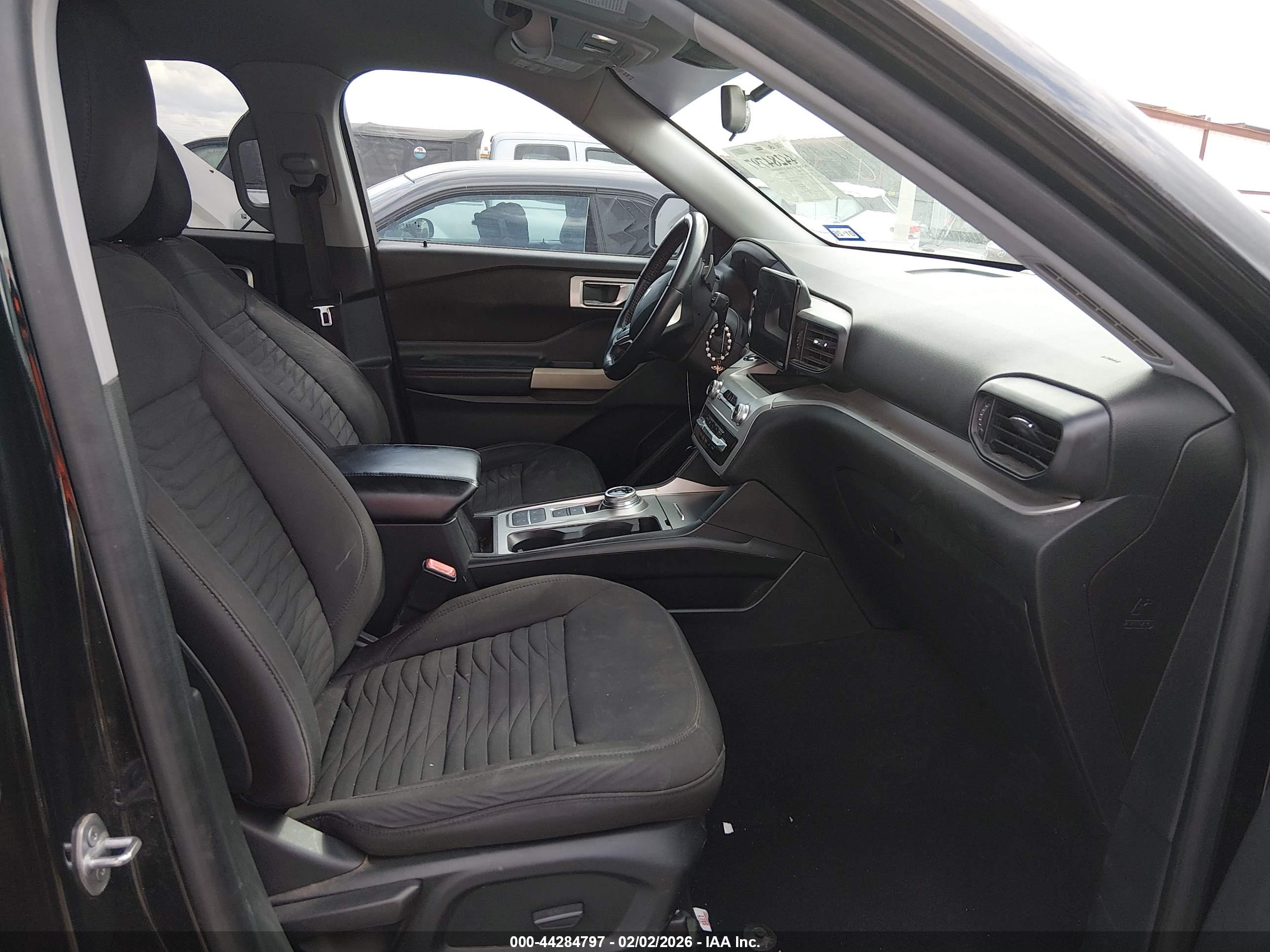 FORD EXPLORER image 5