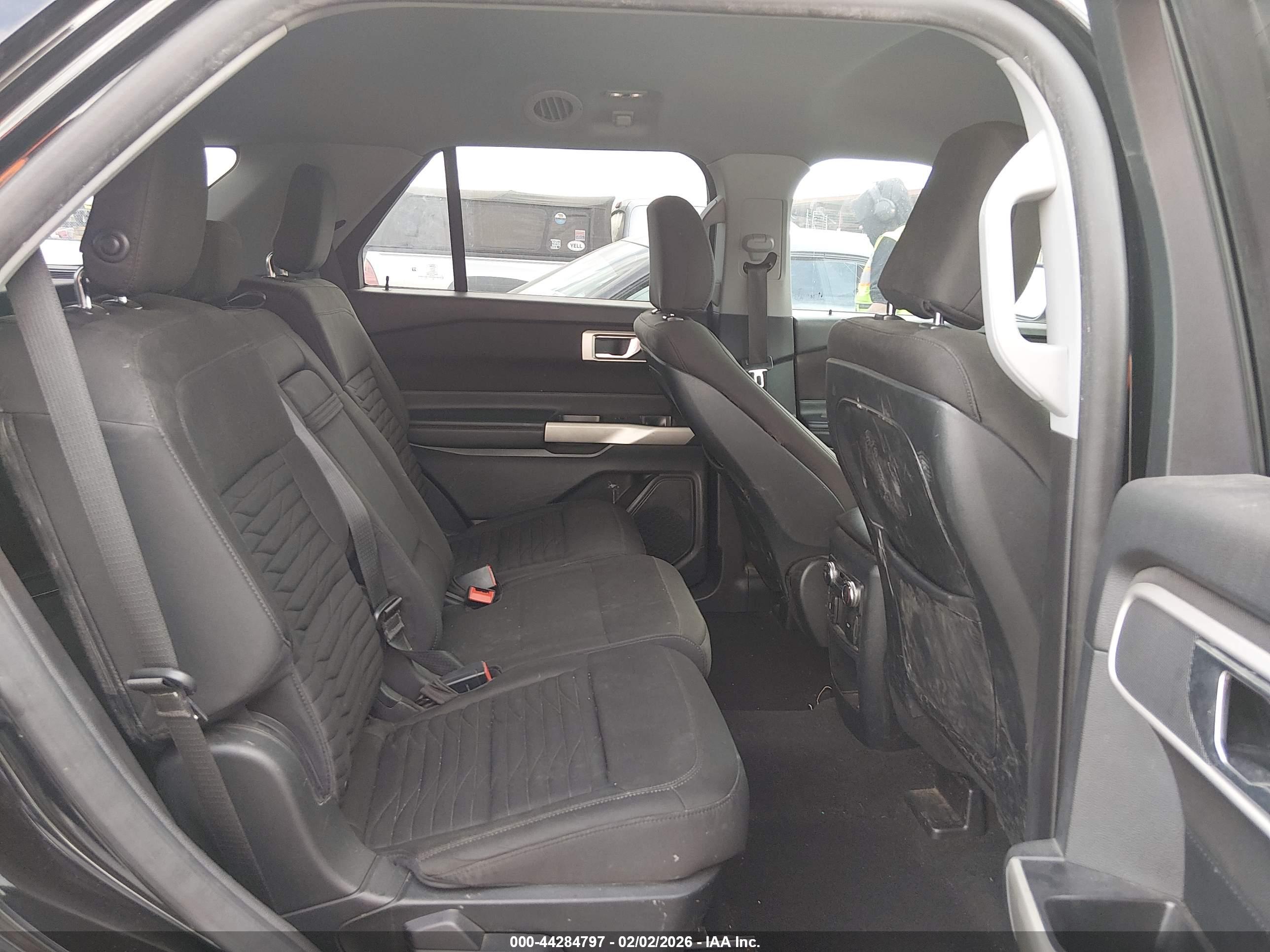 FORD EXPLORER image 8