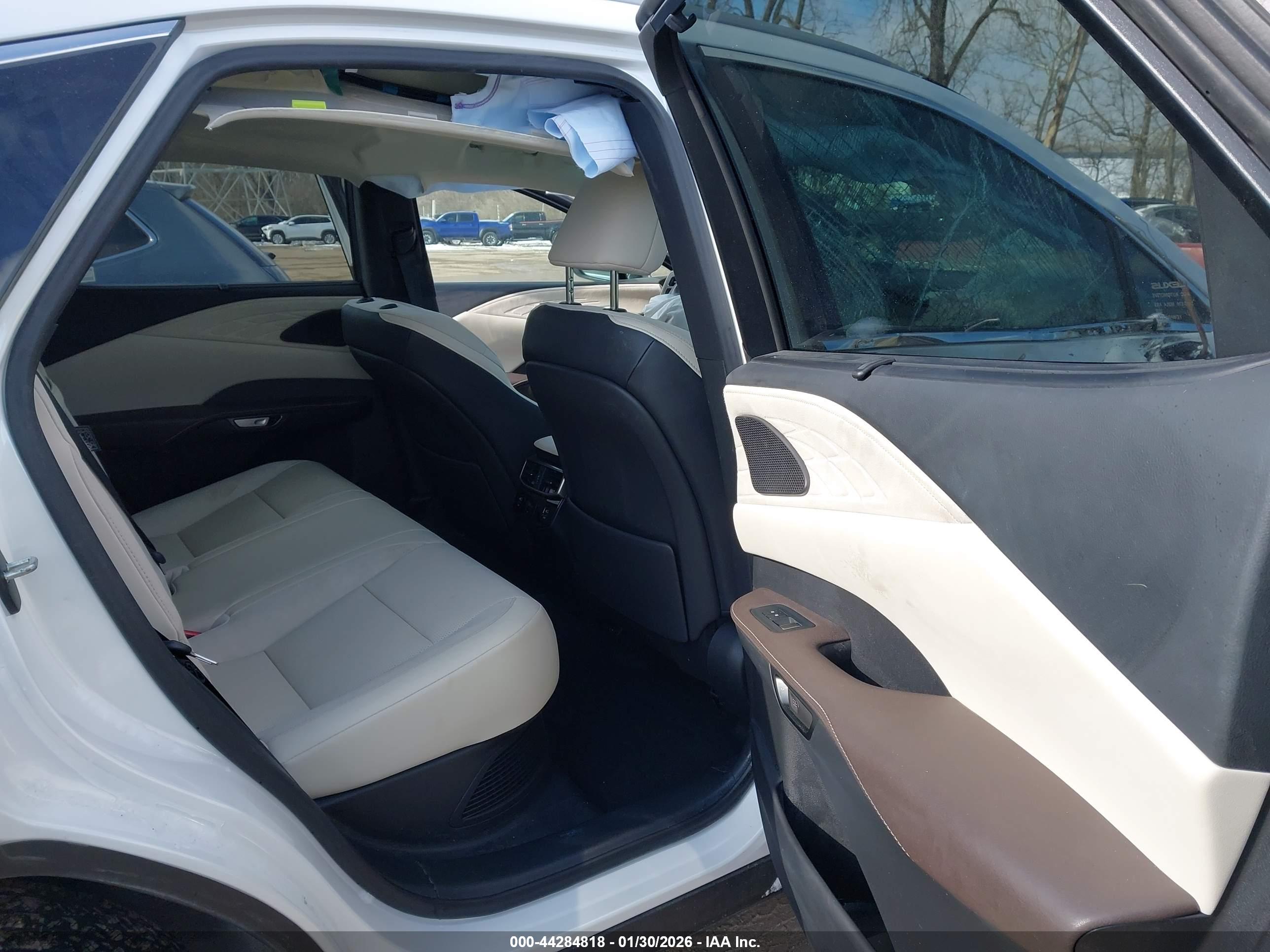 LEXUS RX image 8