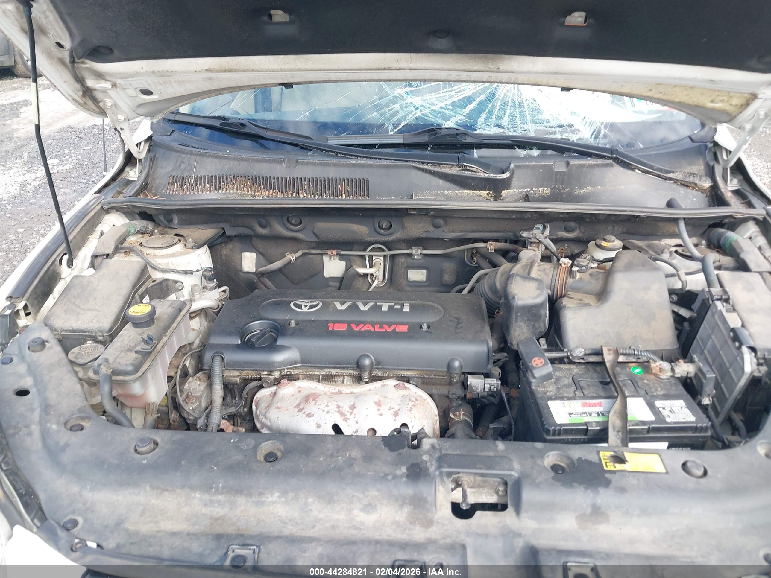 TOYOTA RAV4 image 10