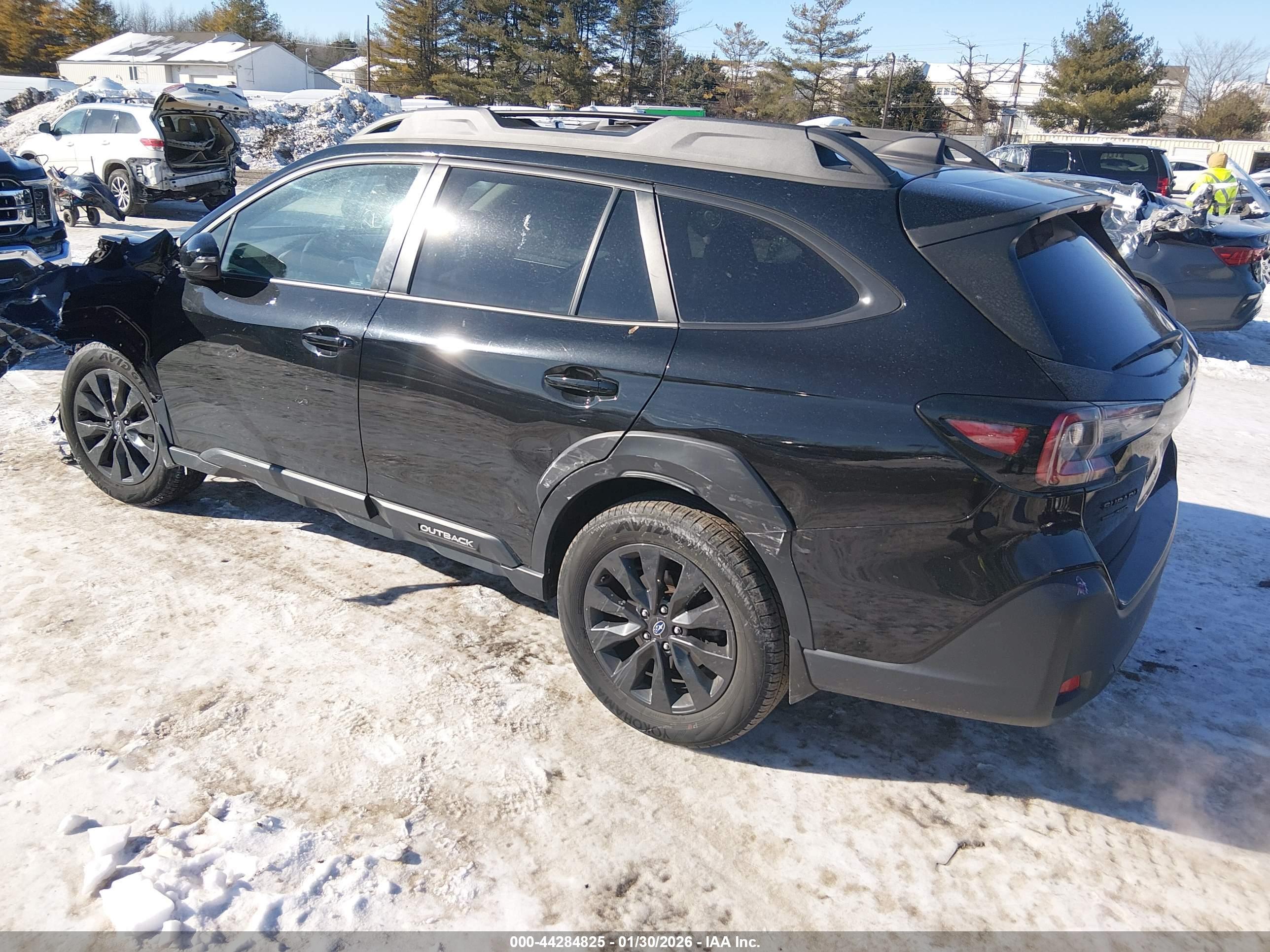 SUBARU OUTBACK image 3