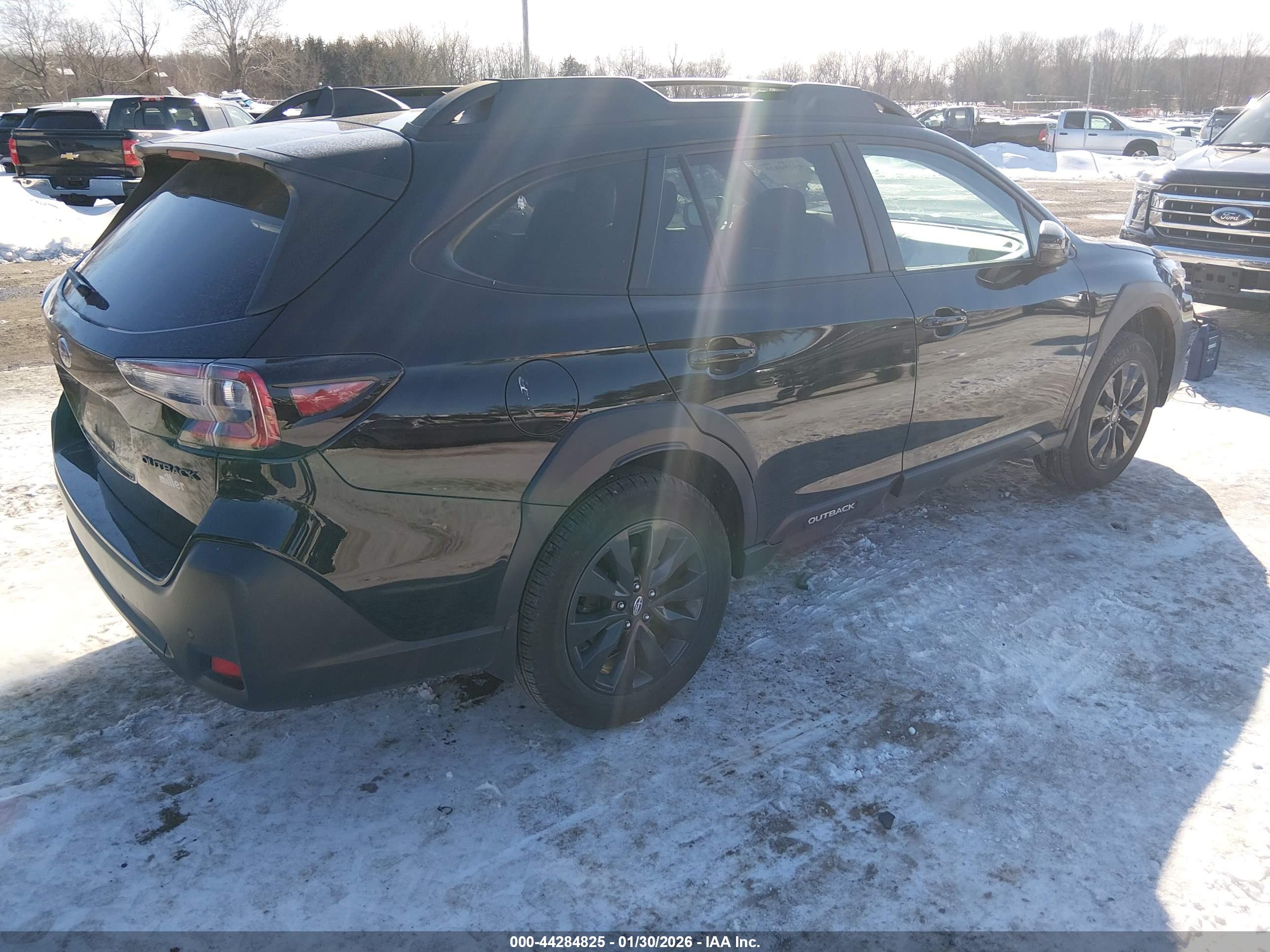 SUBARU OUTBACK image 4