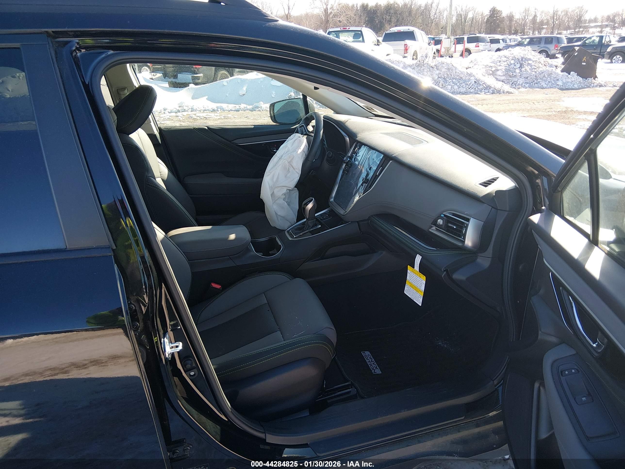 SUBARU OUTBACK image 5