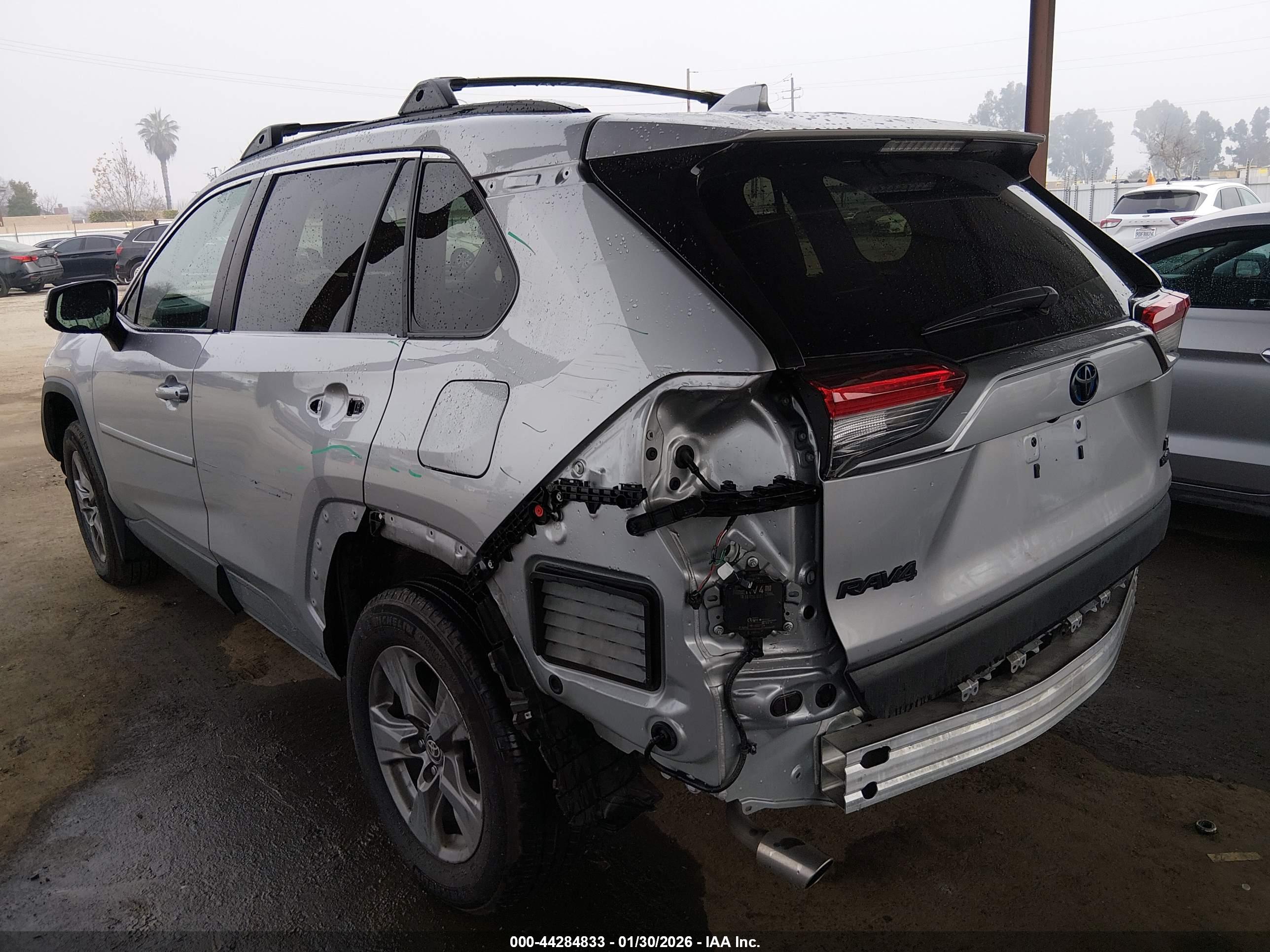TOYOTA RAV4 image 3