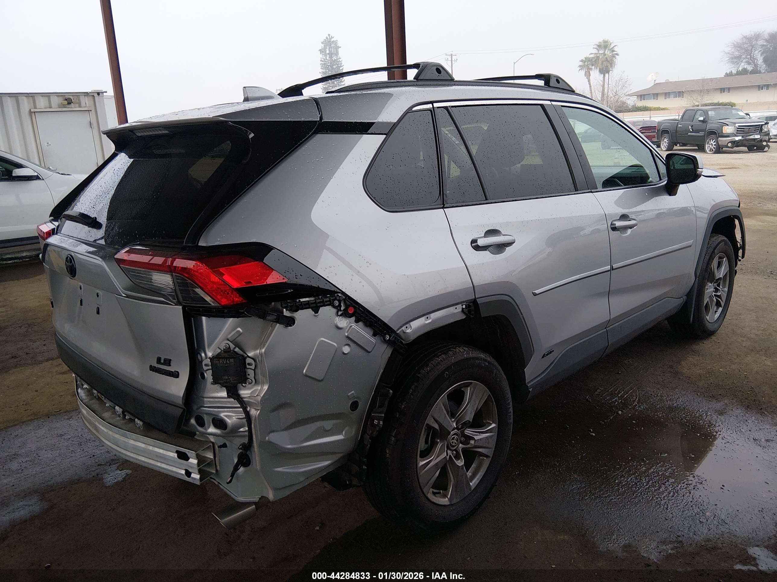 TOYOTA RAV4 image 4