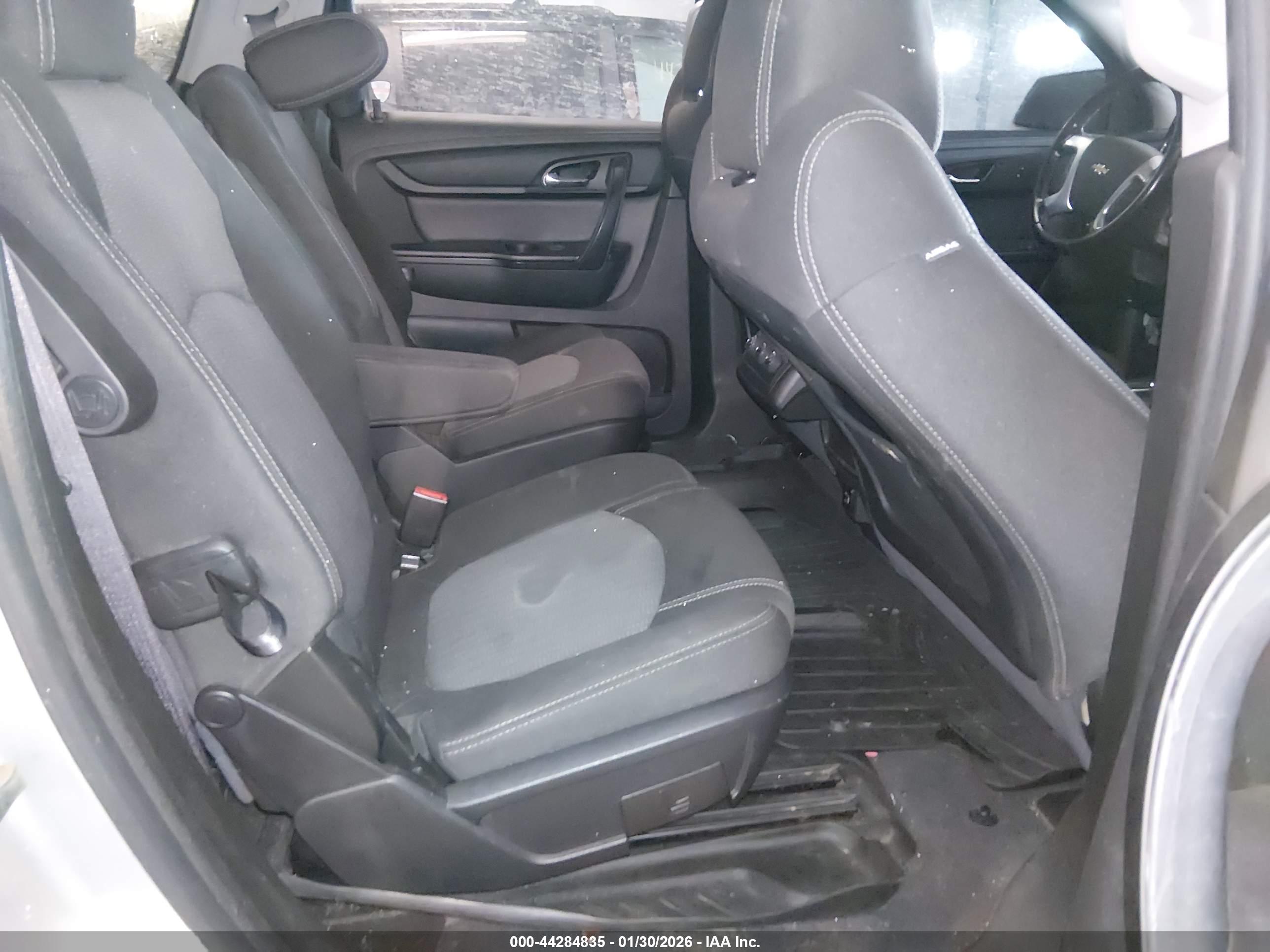 CHEVROLET TRAVERSE image 8