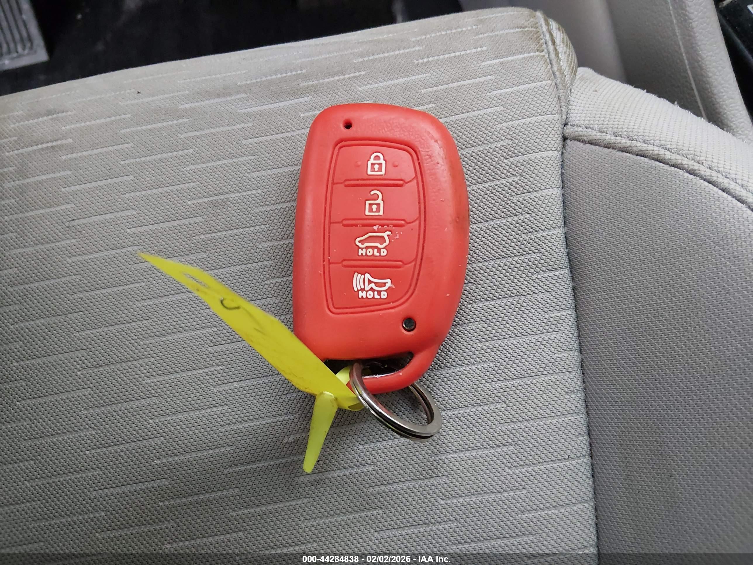 HYUNDAI TUCSON image 11