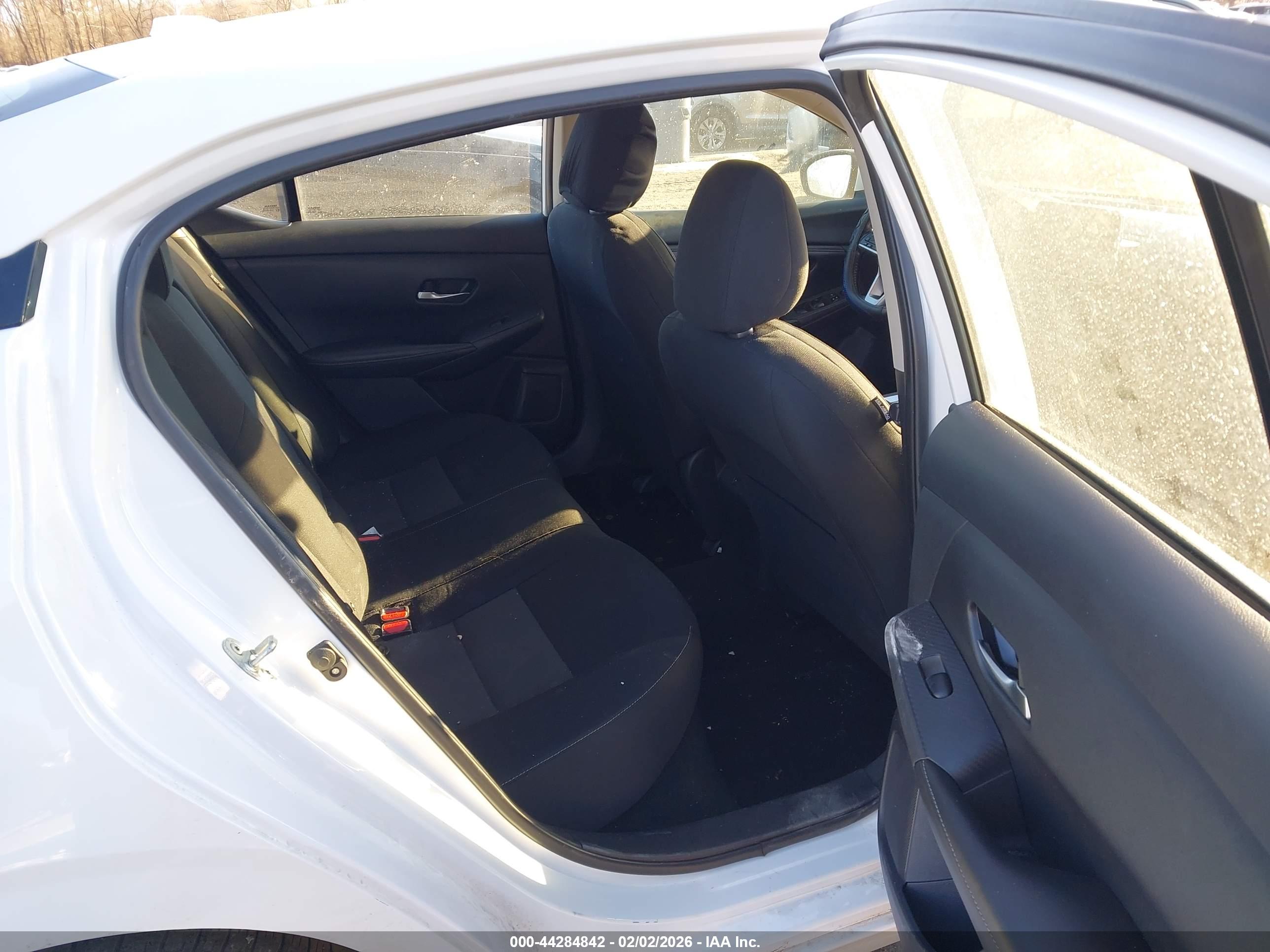 NISSAN SENTRA image 8