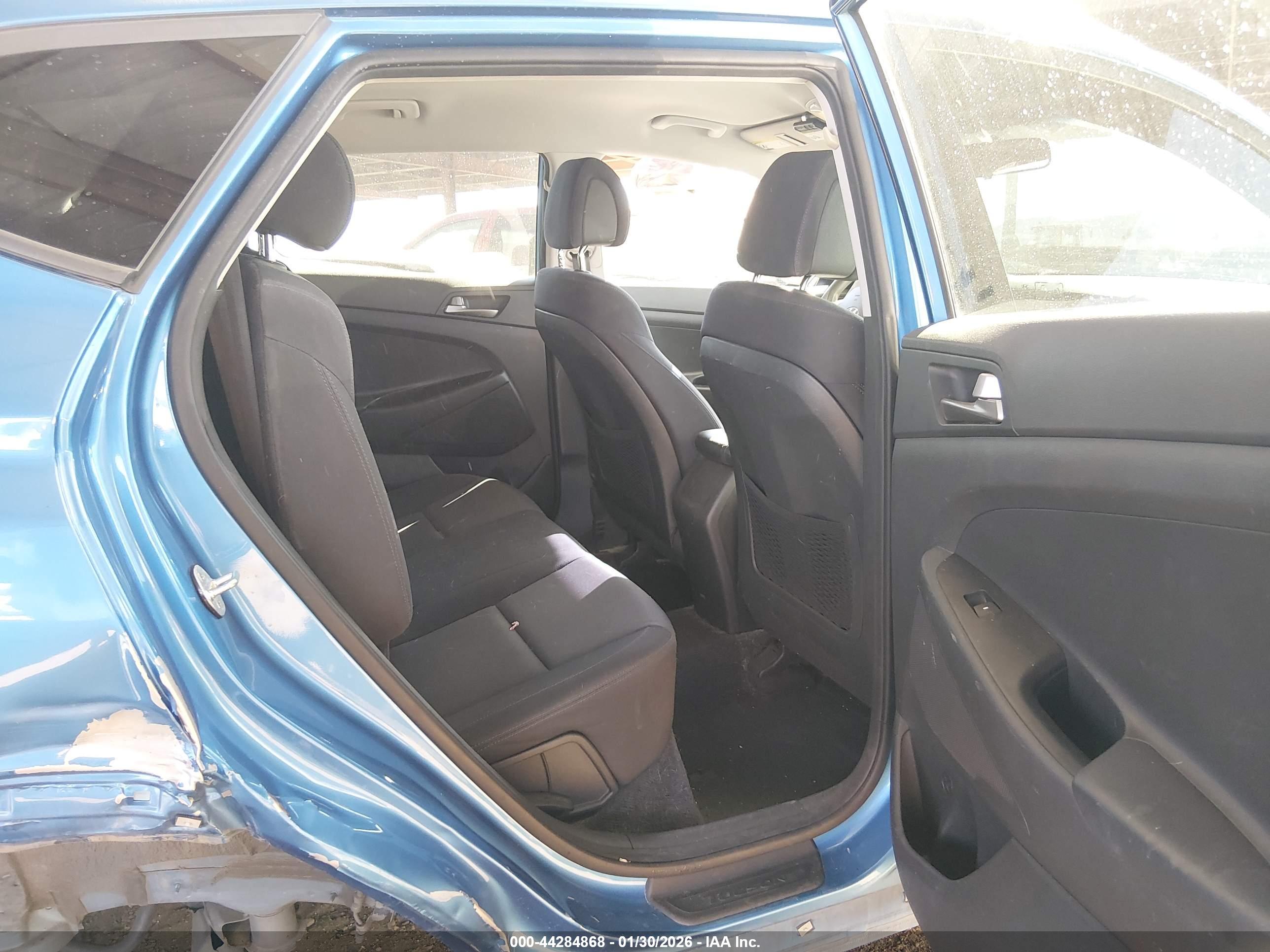 HYUNDAI TUCSON image 8