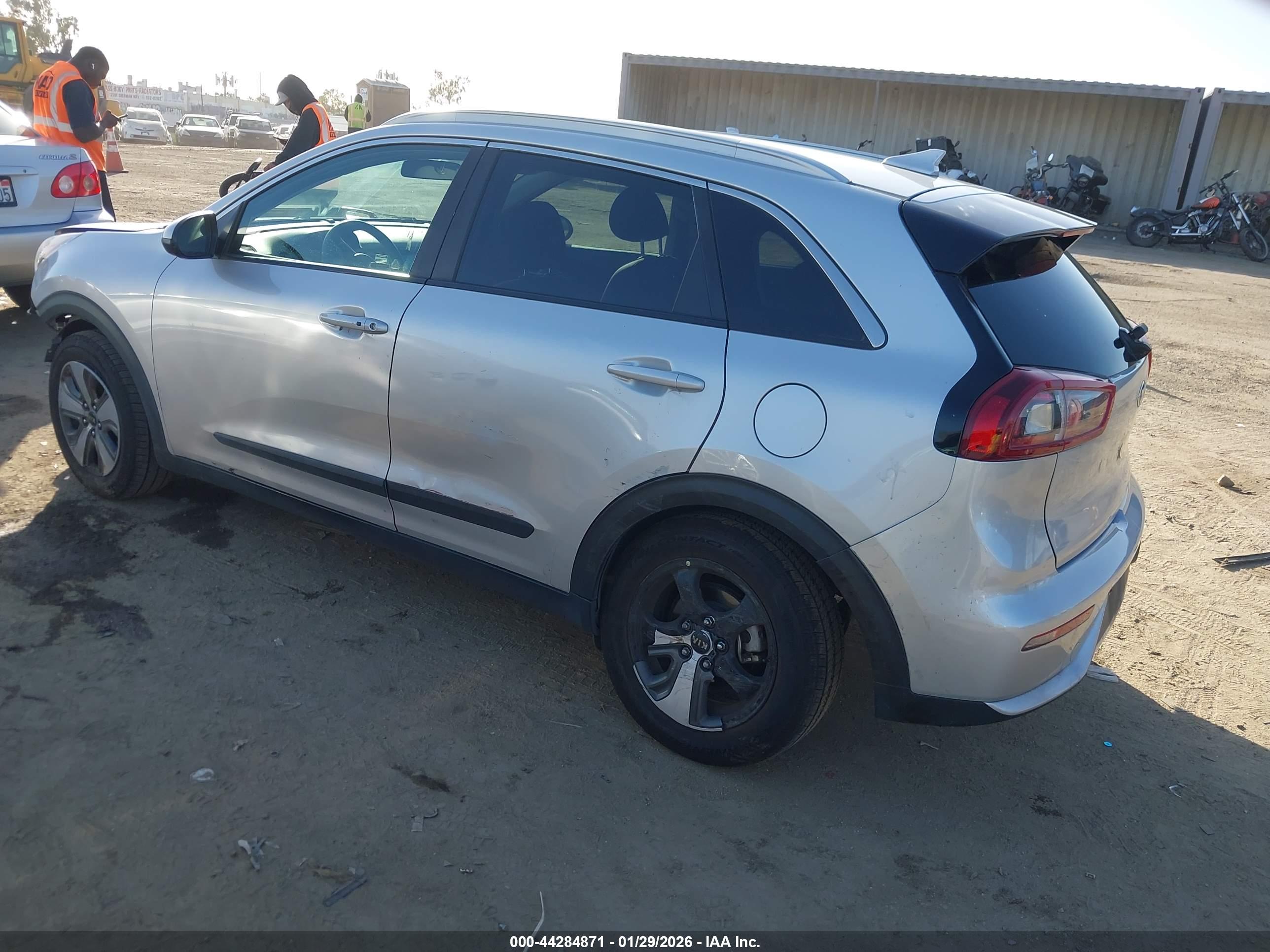 KIA NIRO image 3
