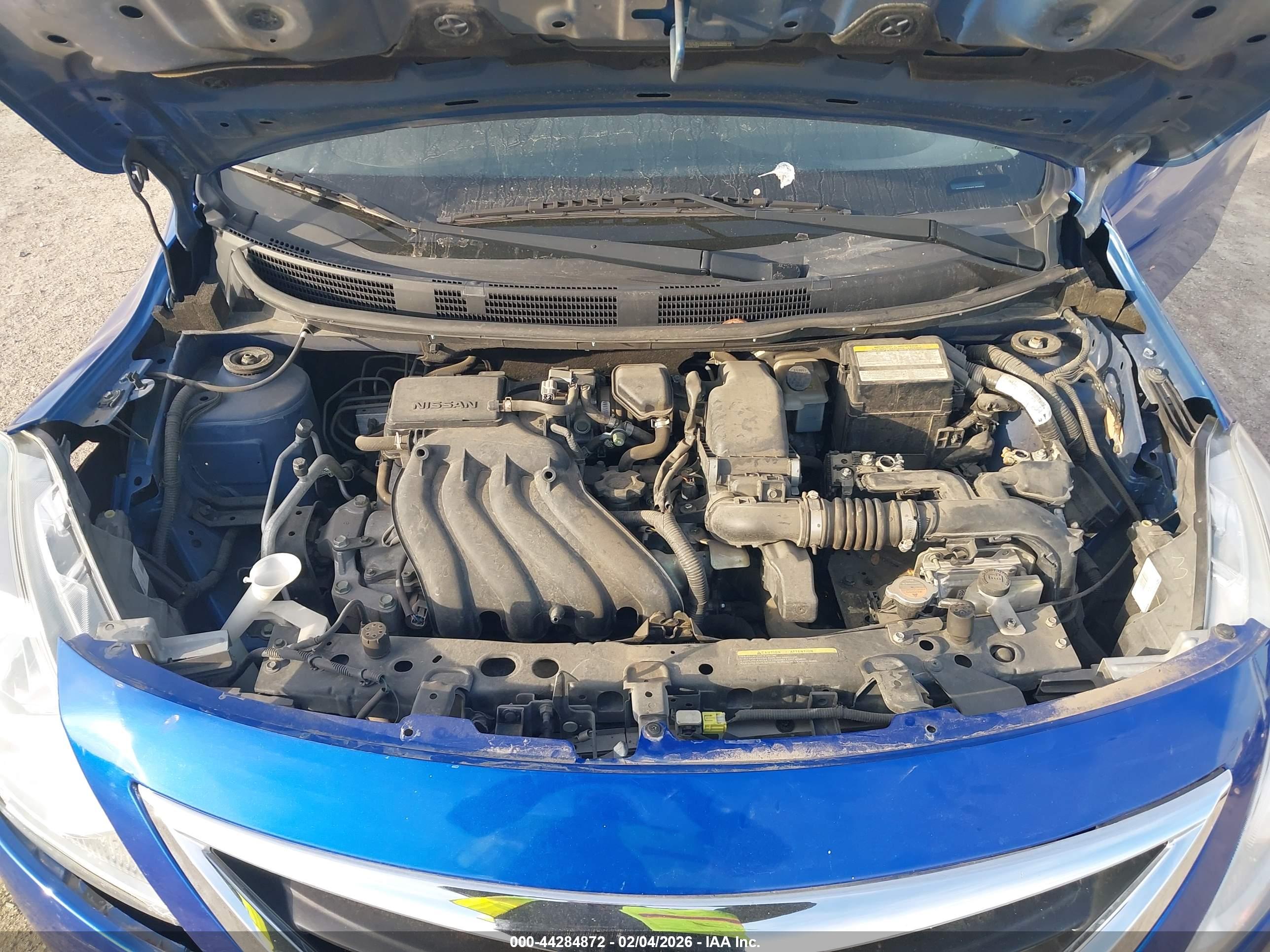 NISSAN VERSA image 10