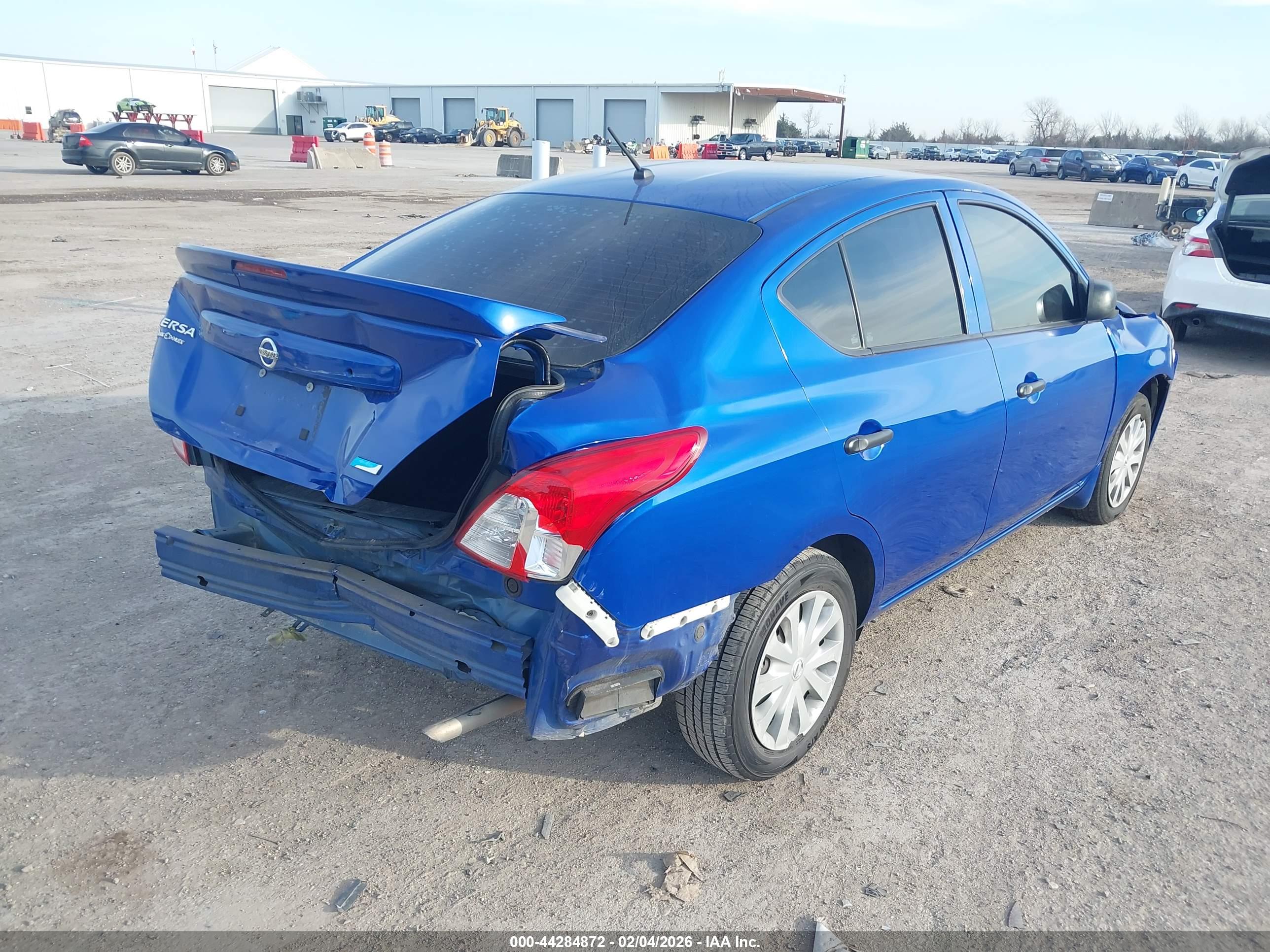 NISSAN VERSA image 4