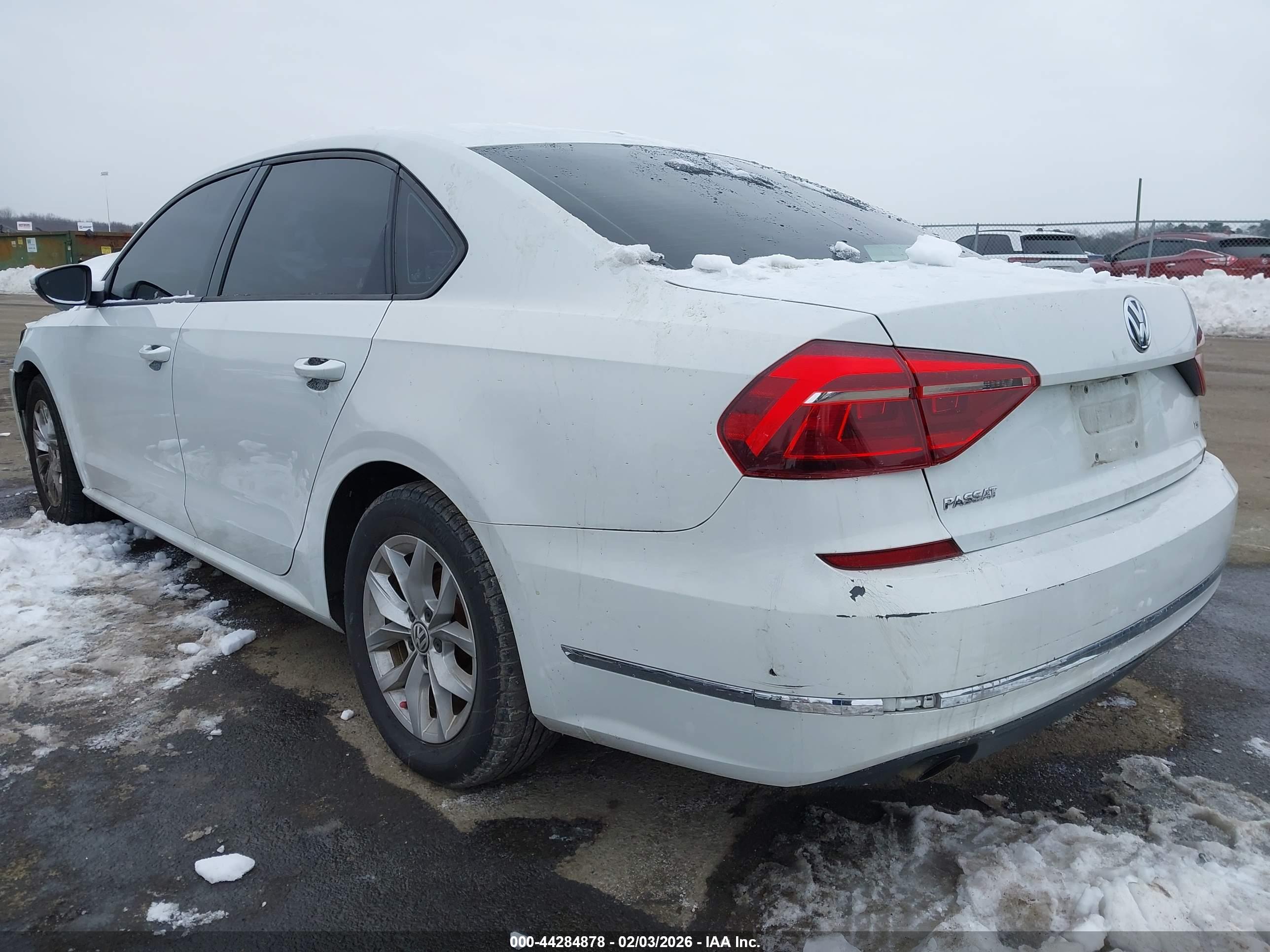 VOLKSWAGEN PASSAT image 3