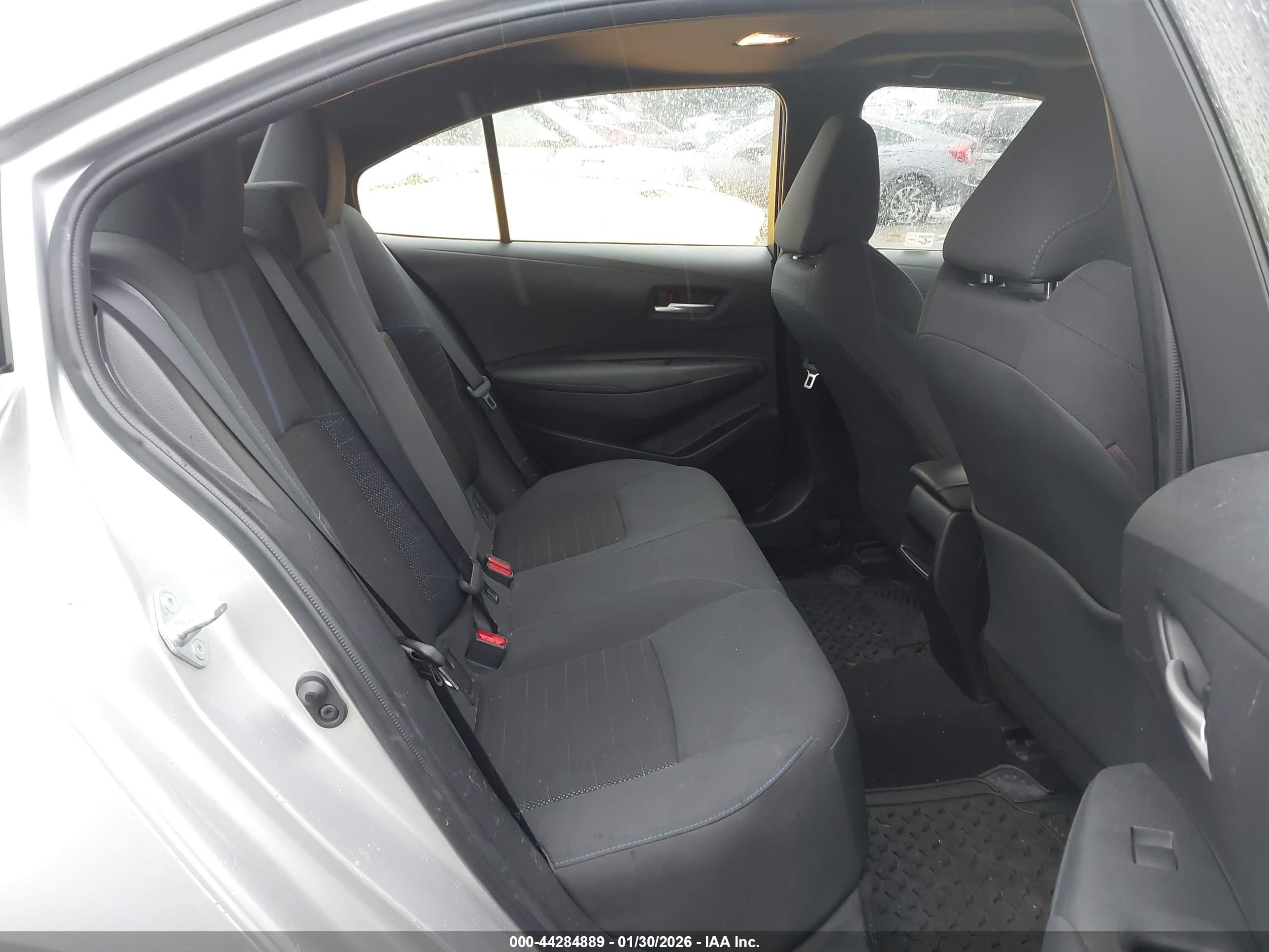 TOYOTA COROLLA image 8