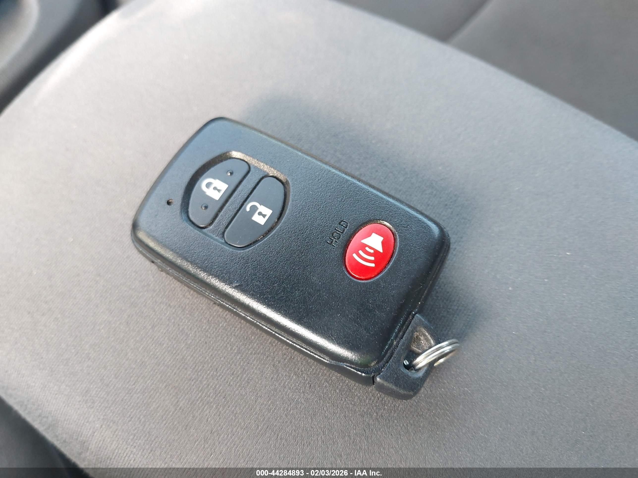 TOYOTA PRIUS image 11