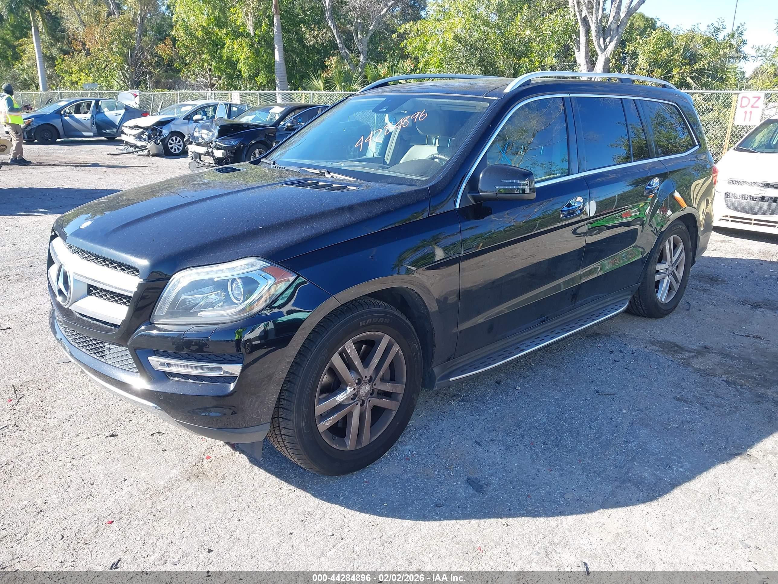 MERCEDES-BENZ GL image 2