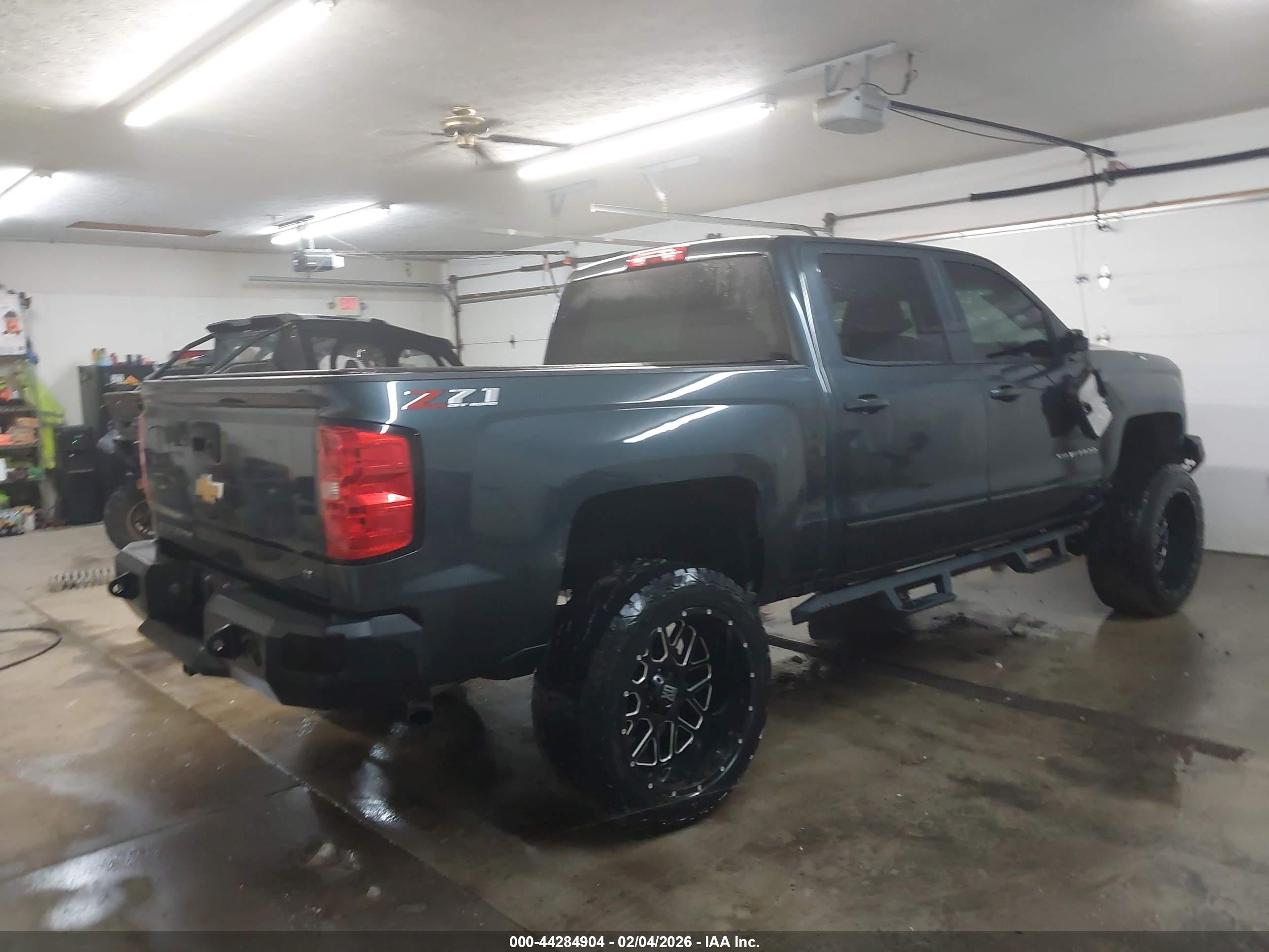 CHEVROLET SILVERADO image 4