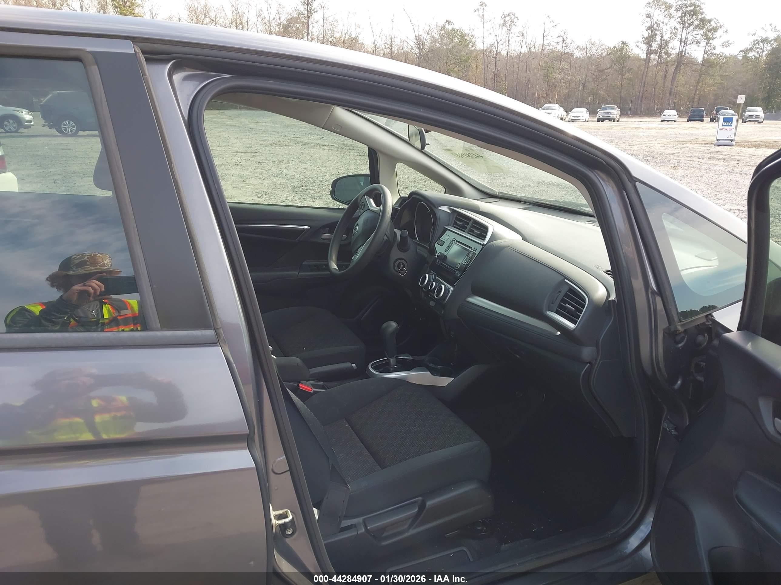 HONDA FIT image 5