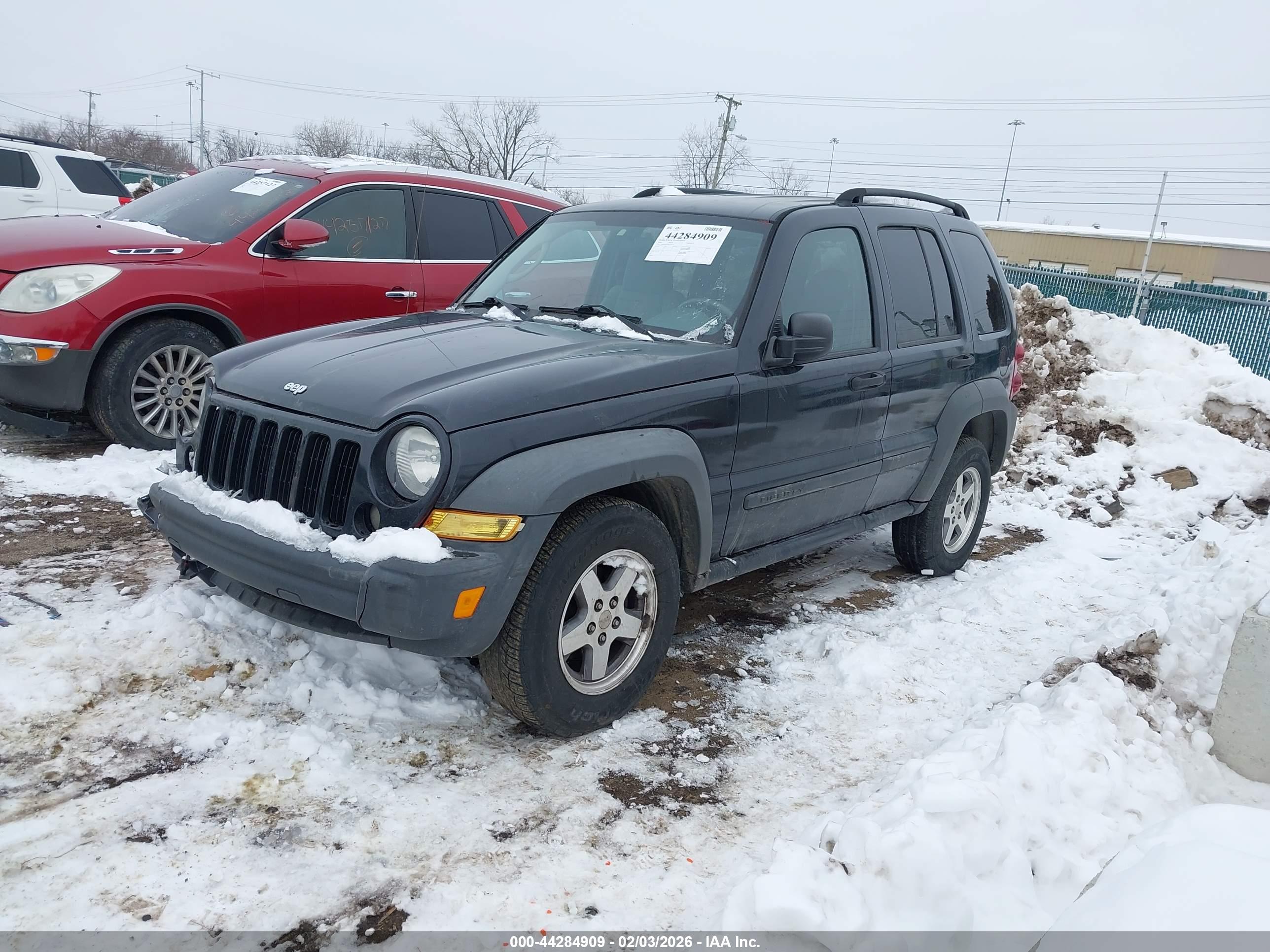 JEEP LIBERTY image 2