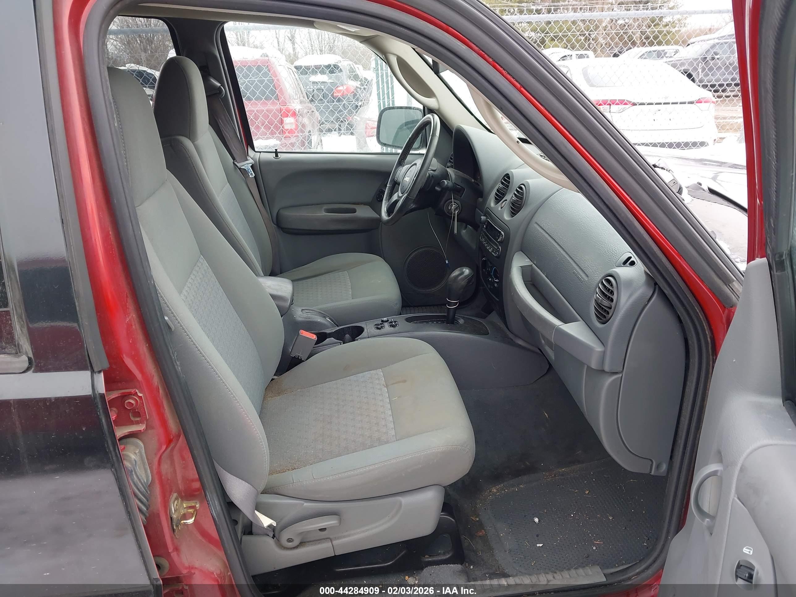 JEEP LIBERTY image 5