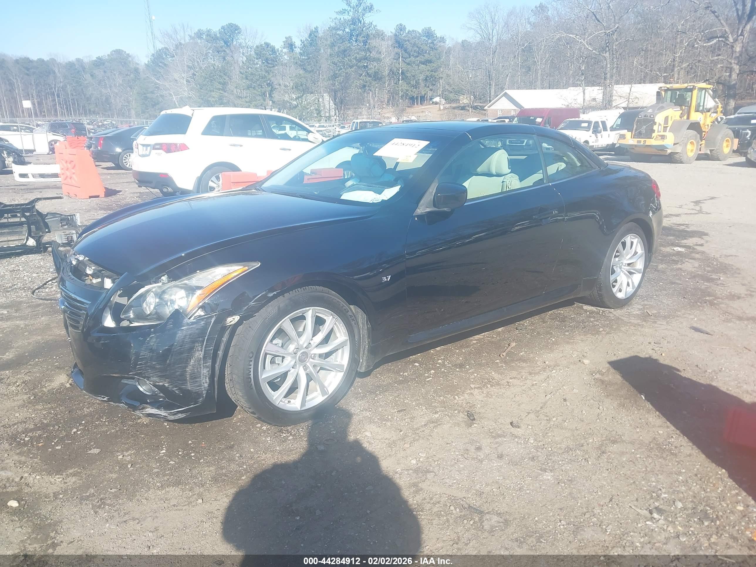 INFINITI Q60 image 2