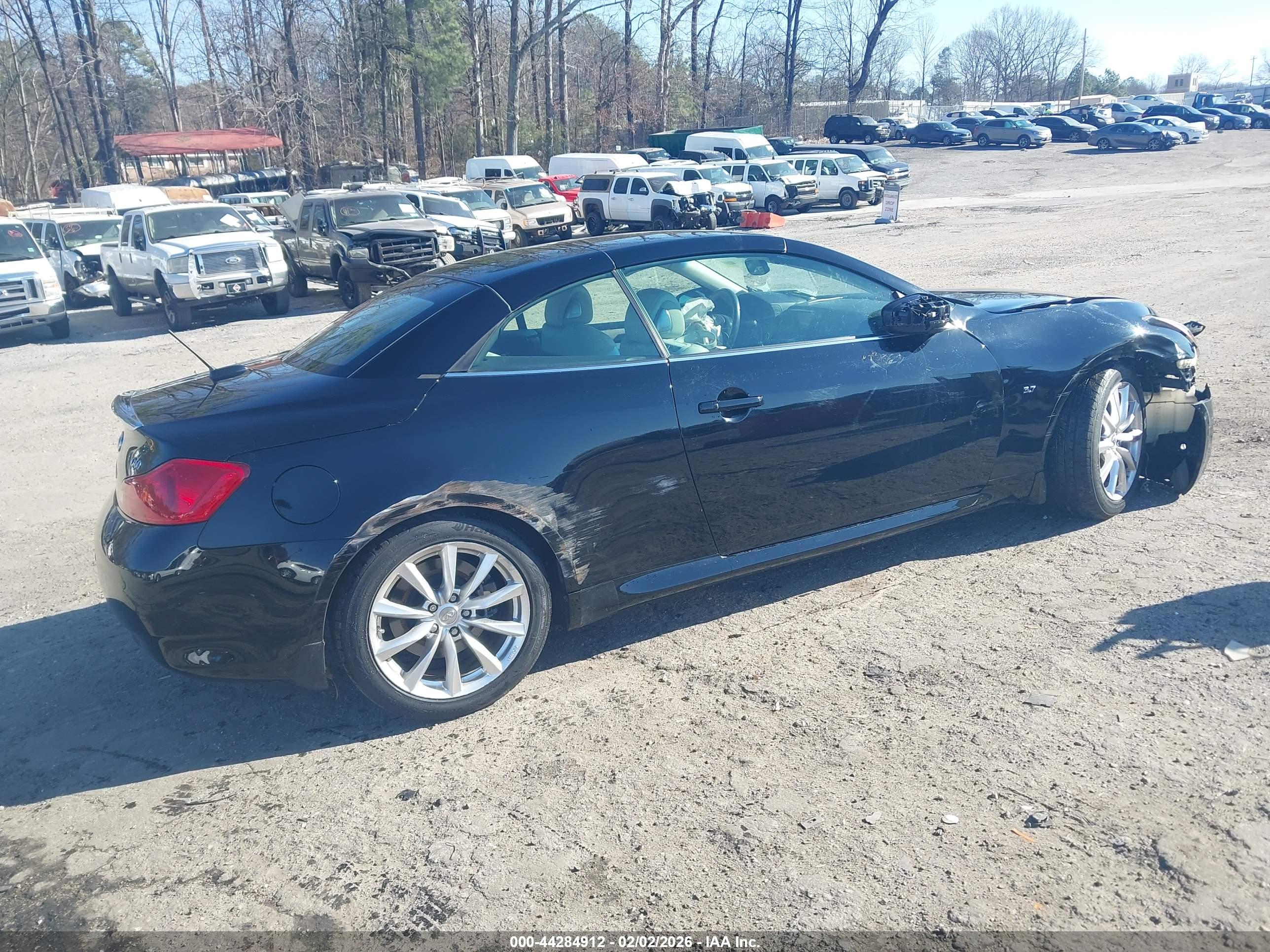 INFINITI Q60 image 4